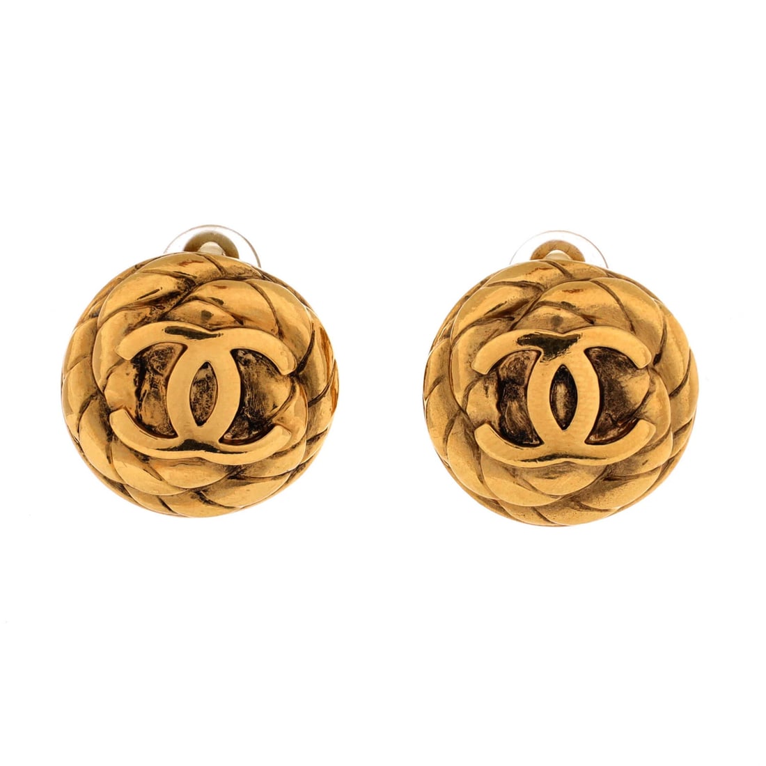 Chanel Vintage CC Round Clip-On Earrings Metal: Chanel Vintage CC Round Clip-On Earrings Metal Gold Chanel Vintage CC Round Clip-On Earrings with a classic design, featuring a metal exterior and clip-on back. The earrings have undergone some restor