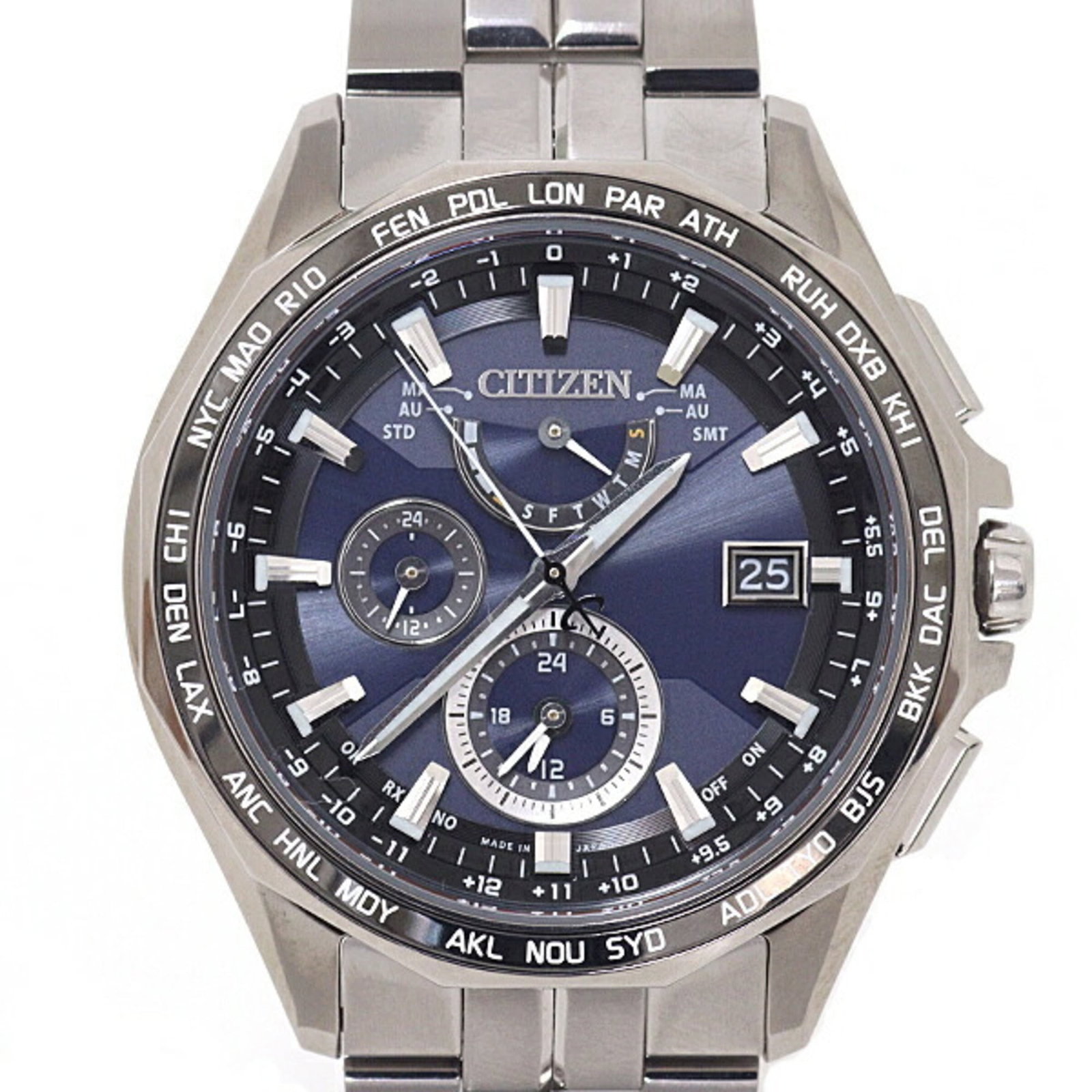 Citizen Wristwatch: Citizen Wristwatch Stainless steel case and band provide durability, while the navy dial adds a touch of sophistication. This Citizen wristwatch boasts a classic design with a 41mm diameter that suits