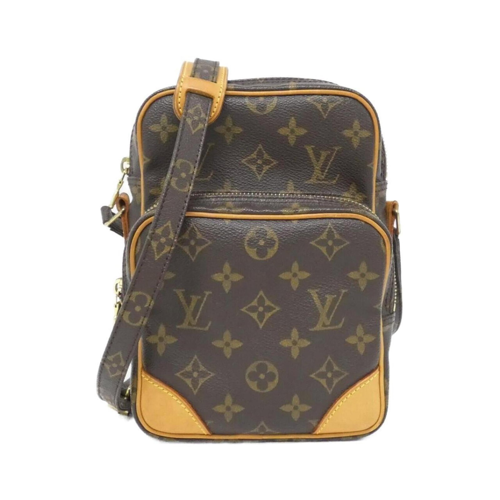 Coated Canvas By Shoulder Bag Louis Vuitton: Coated Canvas By Shoulder Bag Louis Vuitton Used Louis Vuitton Coated Canvas Shoulder Bag in Marron Monogram, featuring a classic design with a few traces of usage and some minor scratches. The bag's