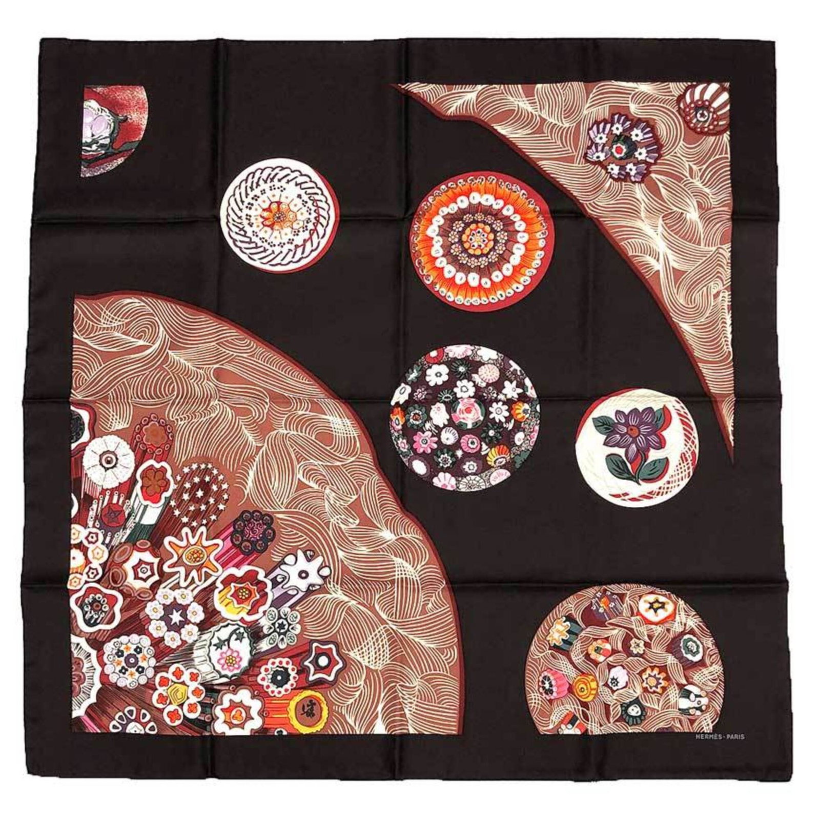 Silk scarf from Hermes: Silk scarf from Hermes Silk scarf from the renowned French fashion house Hermes, boasting a rich brown hue and elegant 90cm x 90cm dimensions. Made from high-quality silk, this opened item has never b