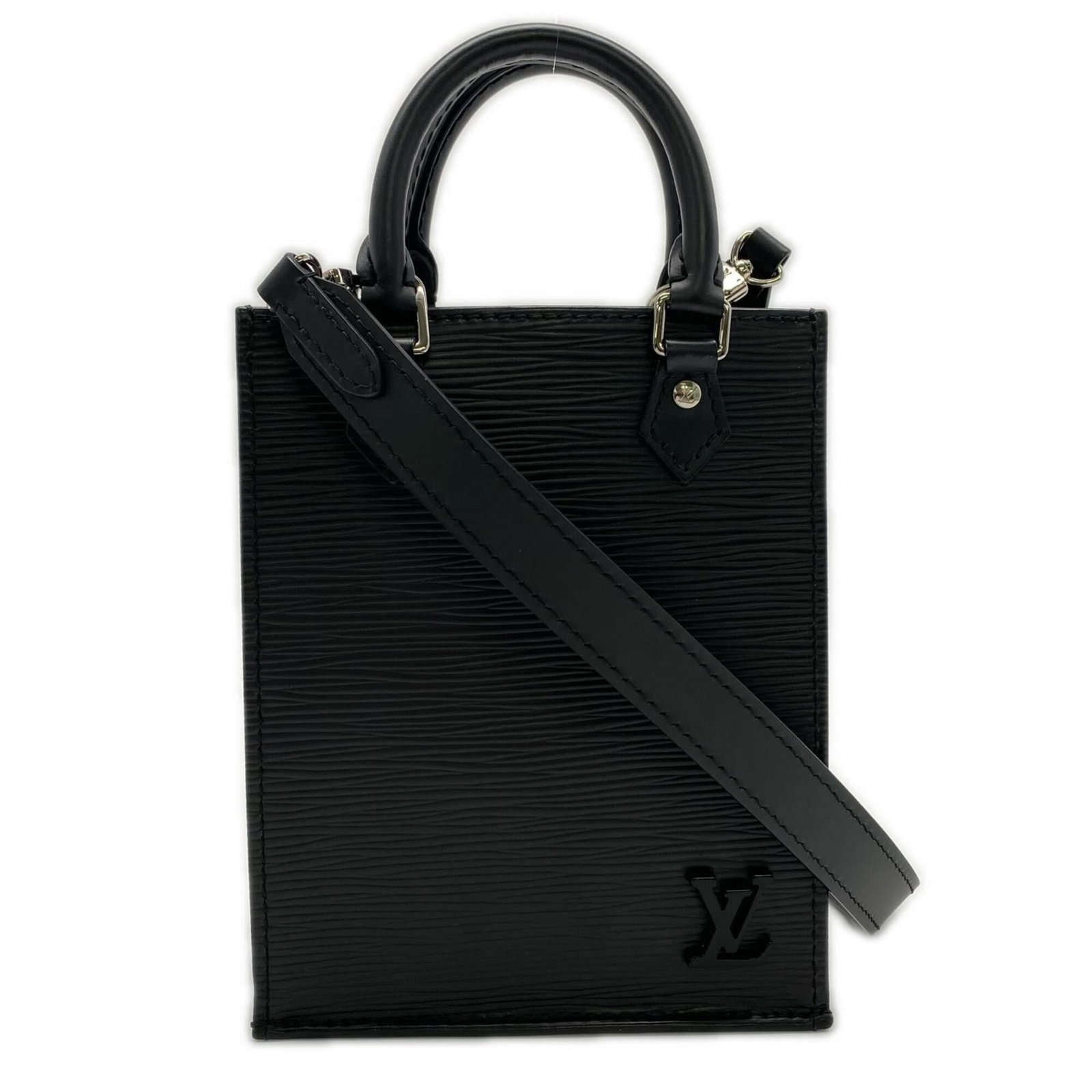 Shoulder Bag Leather Vuitton Louis: Shoulder Bag Leather Vuitton Louis Black, Noir leather shoulder bag from Louis Vuitton, featuring a classic design with a 17cm x 14cm x 5cm size. The bag shows signs of usage, including scratches and