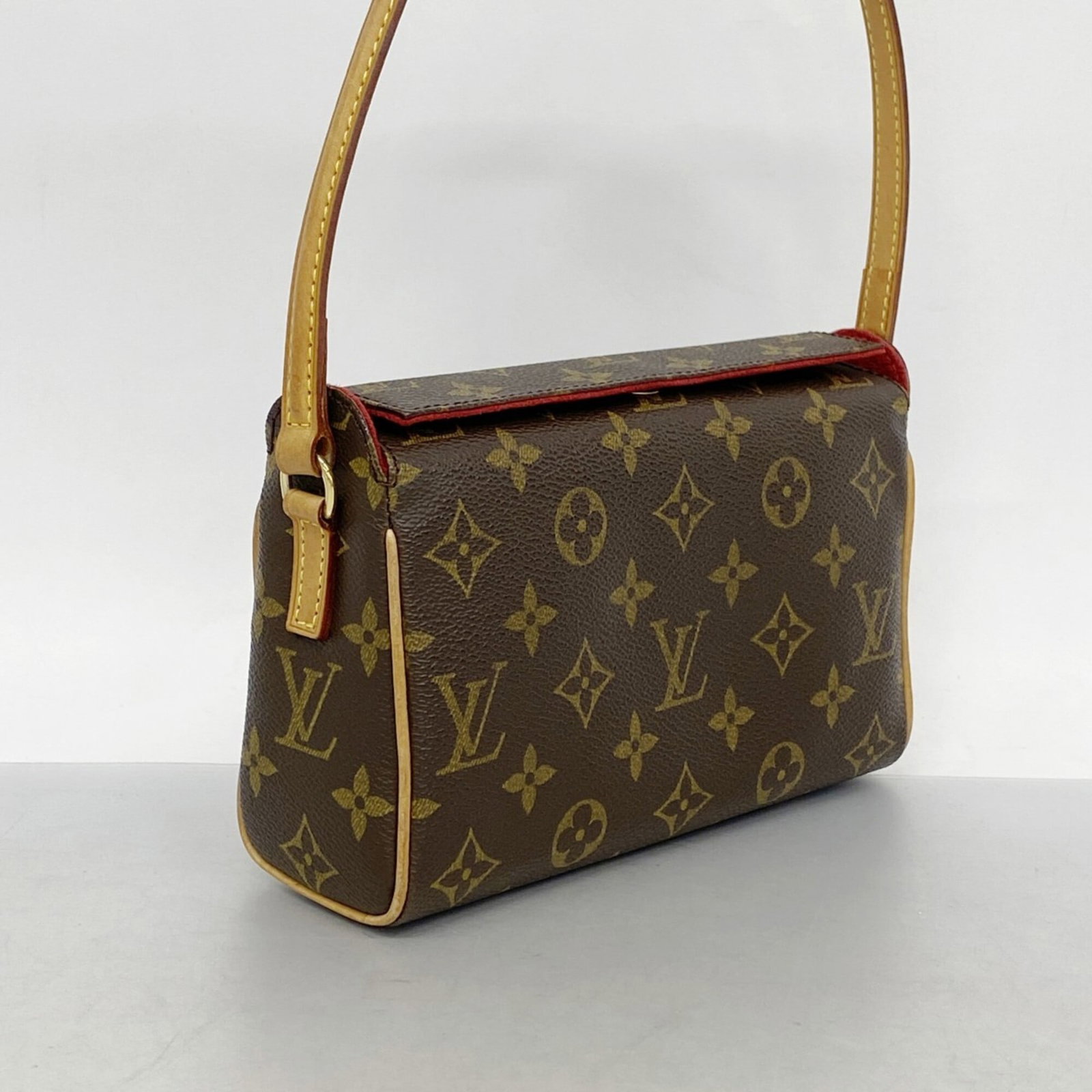 Handbag by Louis Vuitton - 2