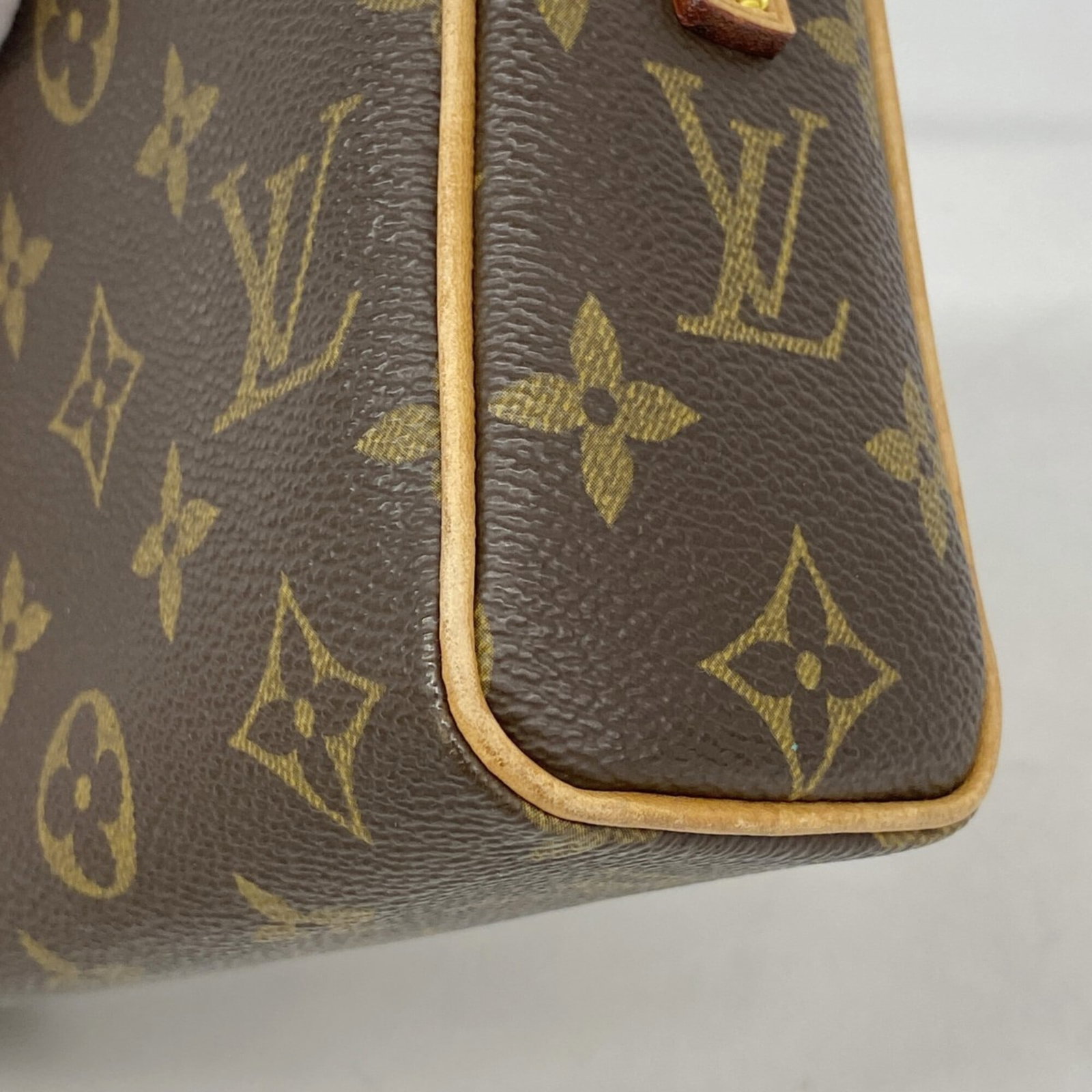 Handbag by Louis Vuitton - 6