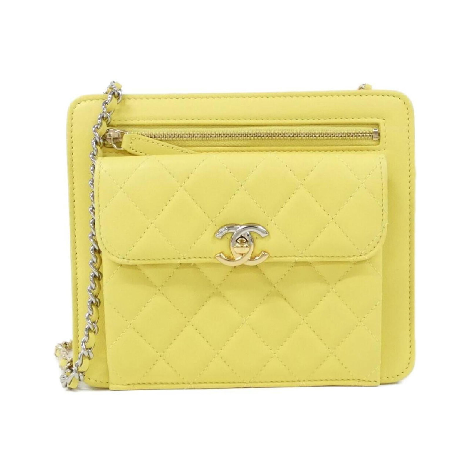 Shoulder bag leather Chanel: Shoulder bag leather Chanel This luxurious yellow leather shoulder bag from Chanel boasts elegant gold hardware accents, adding a touch of sophistication to its classic design. Made from high-quality