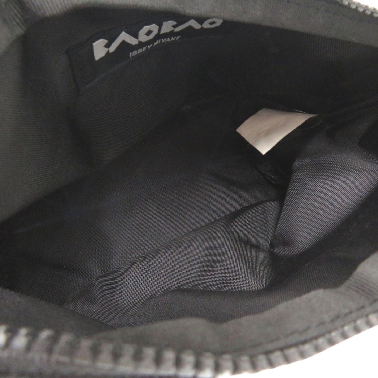 Pouch PVC Issey Miyake - 4