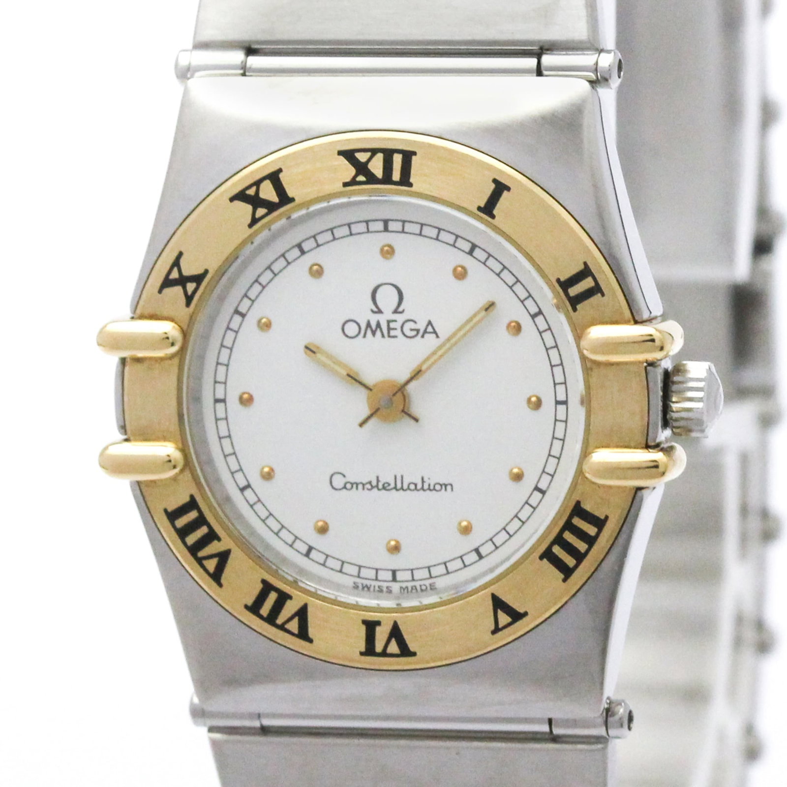 Wristwatch Omega: Wristwatch Omega Stainless steel and yellow gold (18K) combine in this elegant Omega wristwatch, featuring a white dial and a 22mm case diameter. With some traces of usage visible, the watch still