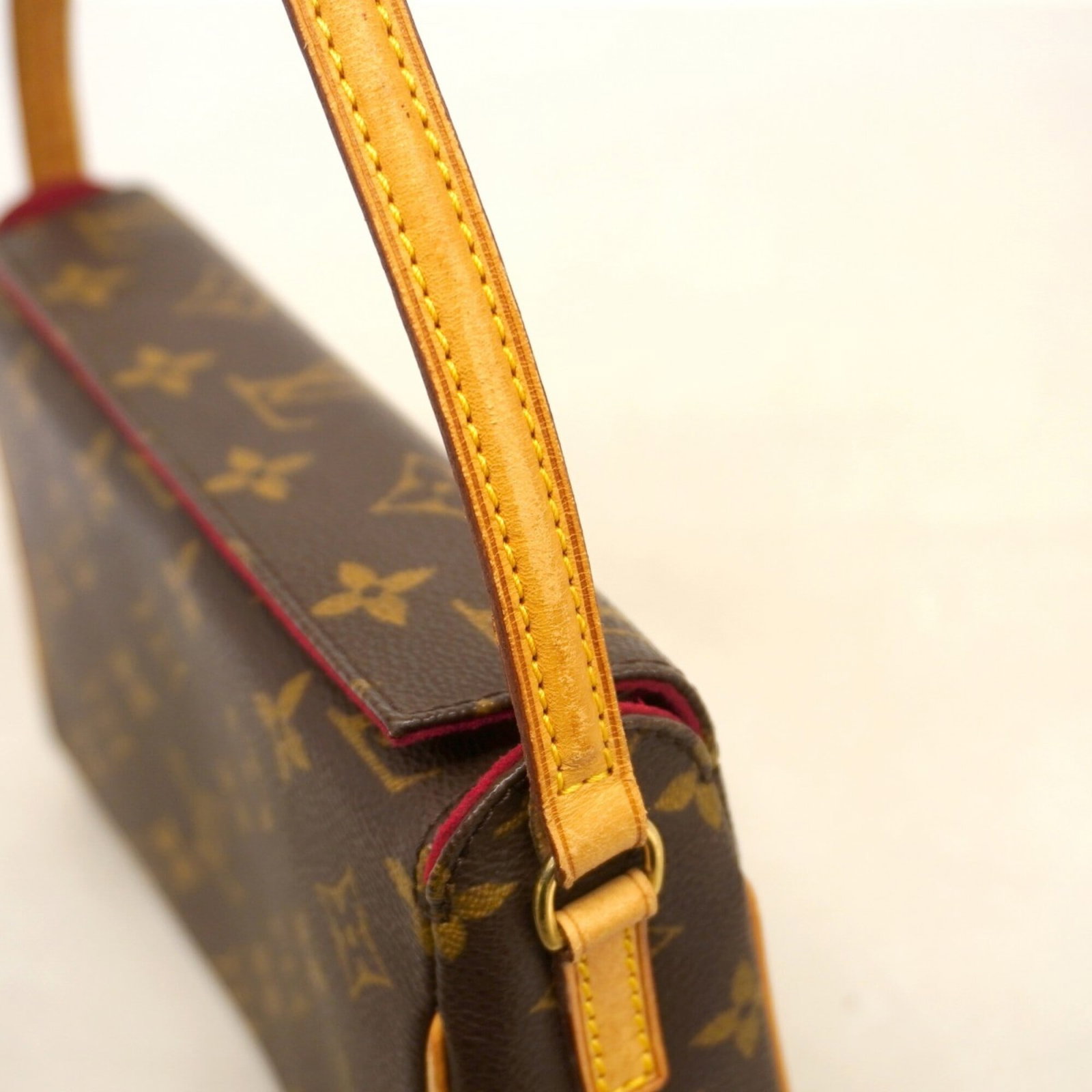 Handbag by Louis Vuitton - 10
