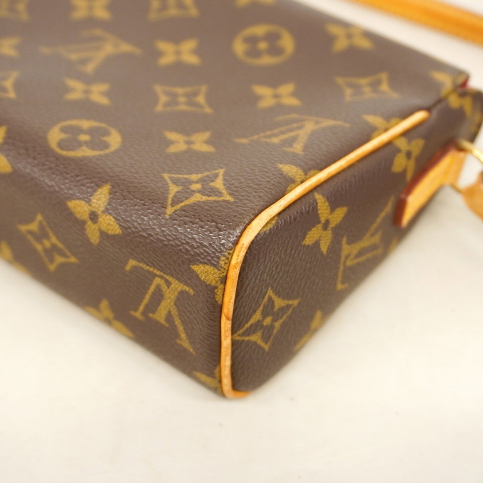 Handbag by Louis Vuitton - 6