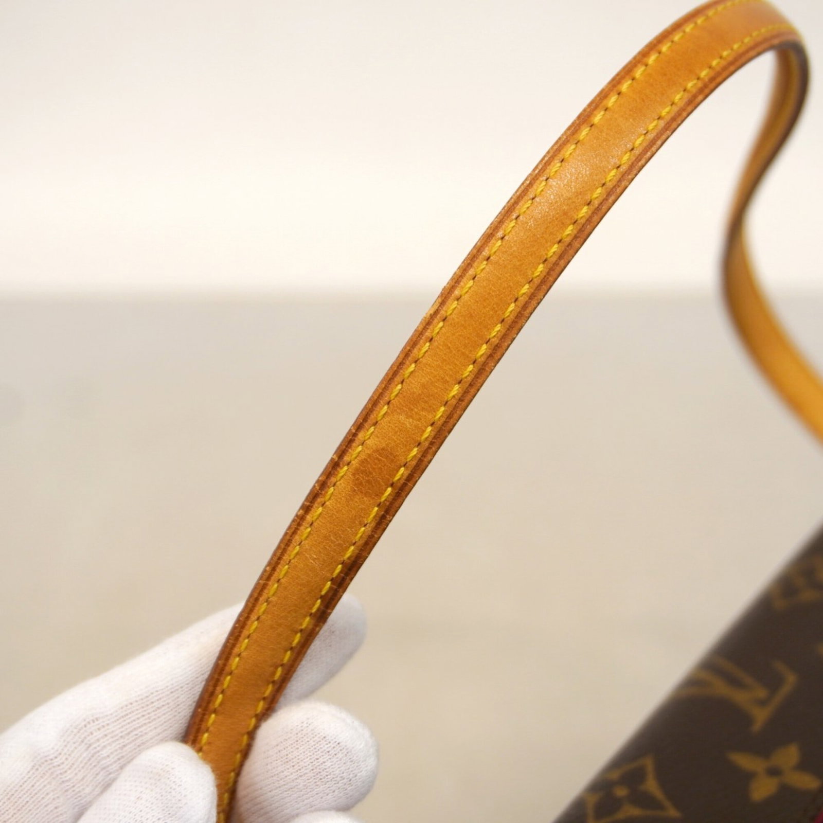 Handbag by Louis Vuitton - 8