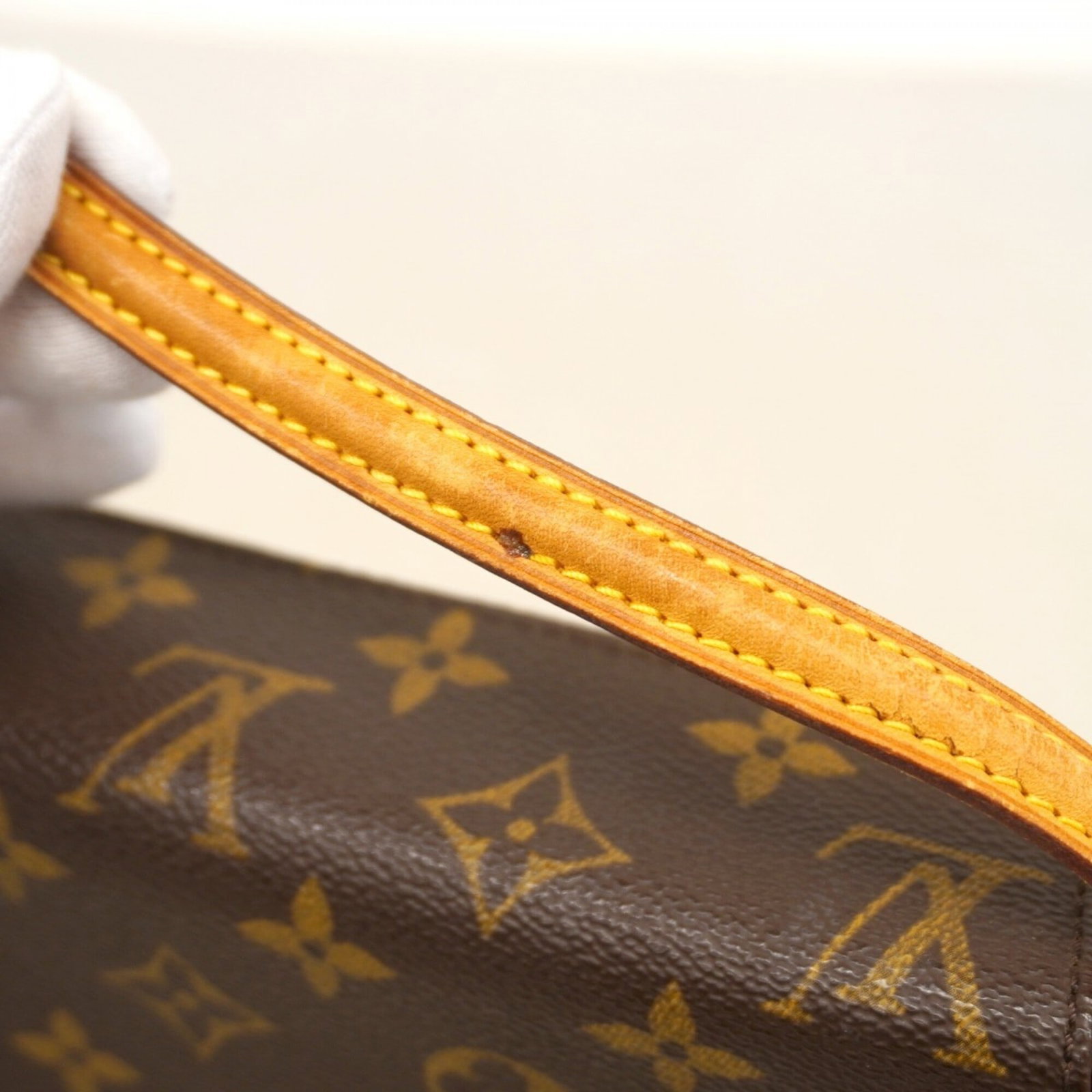 Handbag by Louis Vuitton - 9