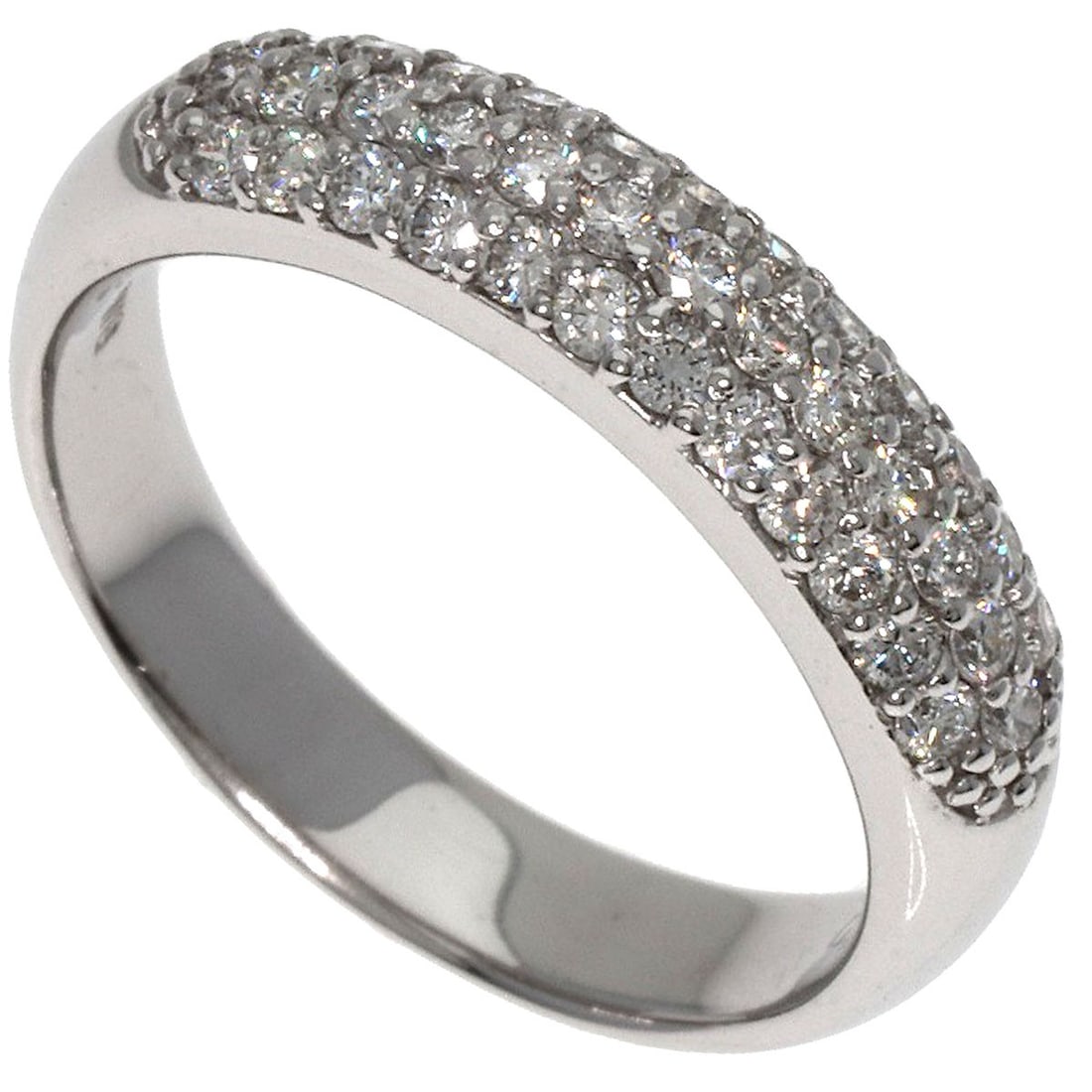 White Gold K18 Diamond Ponte Vecchio: White Gold K18 Diamond Ponte Vecchio K18 White Gold Ponte Vecchio features a D diamond with a total carat weight of 0.4ct, set in a ring made from K18 gold metal. The ring boasts a sleek design and