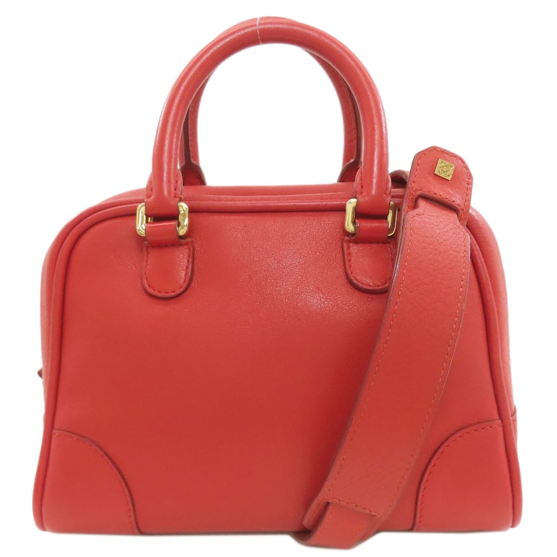 Loewe Amazona 2Way Handbag Calf: Loewe Amazona 2Way Handbag Calf Red Loewe Amazona 2Way Handbag with Calf Exterior. This handbag features a bold red exterior made from high-quality calf material, showcasing the iconic design of the