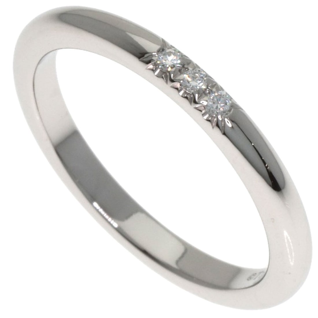 Tiffany&Co. Wedding 3P Diamond Ring Platinum Pt950: Tiffany&Co. Wedding 3P Diamond Ring Platinum Pt950 Tiffany&Co.'s Platinum Pt950 Wedding Ring boasts a striking silver exterior, while its platinum core ensures durability. This three-stone diamond rin