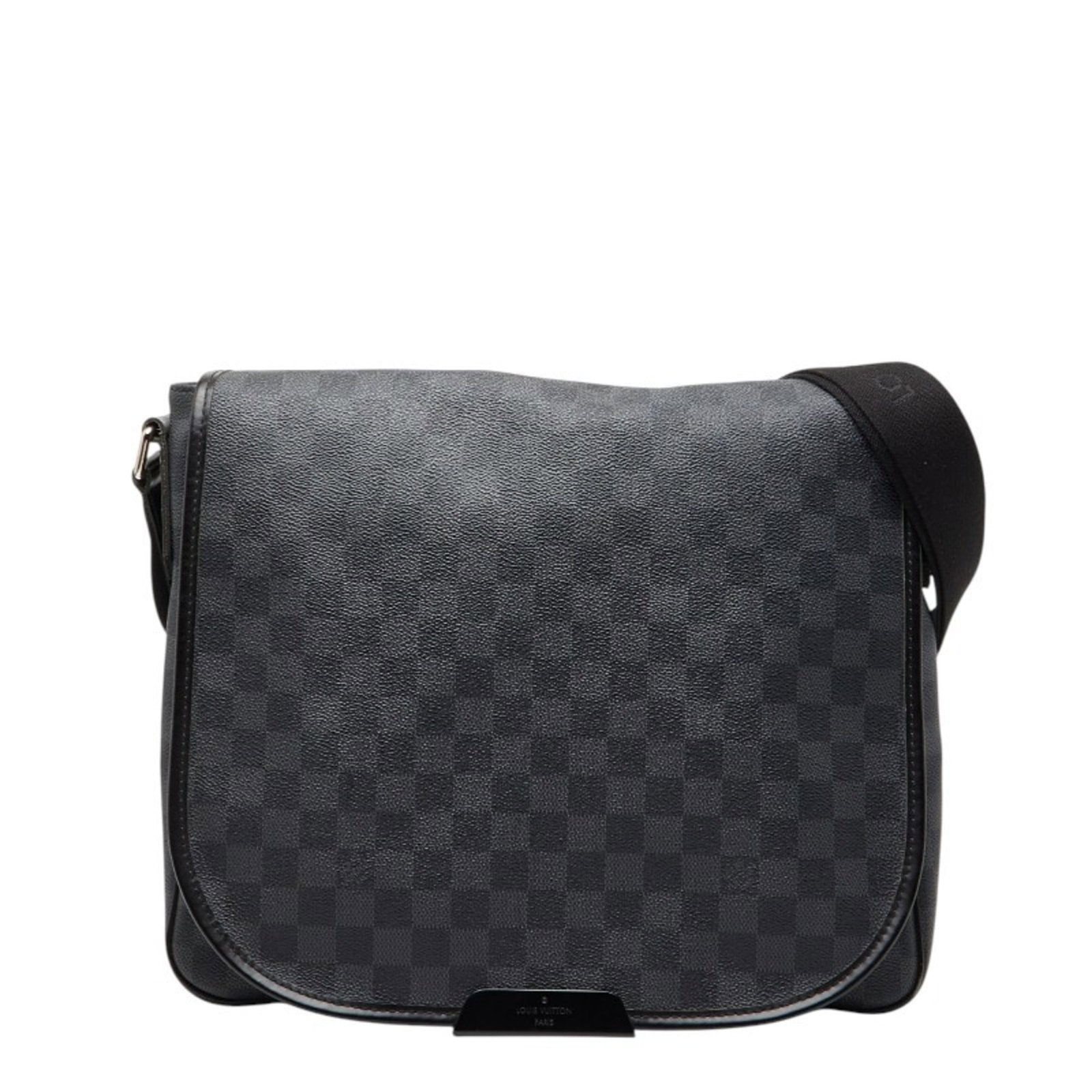 Vuitton Leather Pvc Shoulder Bag Louis: Vuitton Leather Pvc Shoulder Bag Louis This Louis Vuitton Leather Pvc Shoulder Bag features a unique blend of materials, combining the durability of PVC with the luxury of leather. The black color and