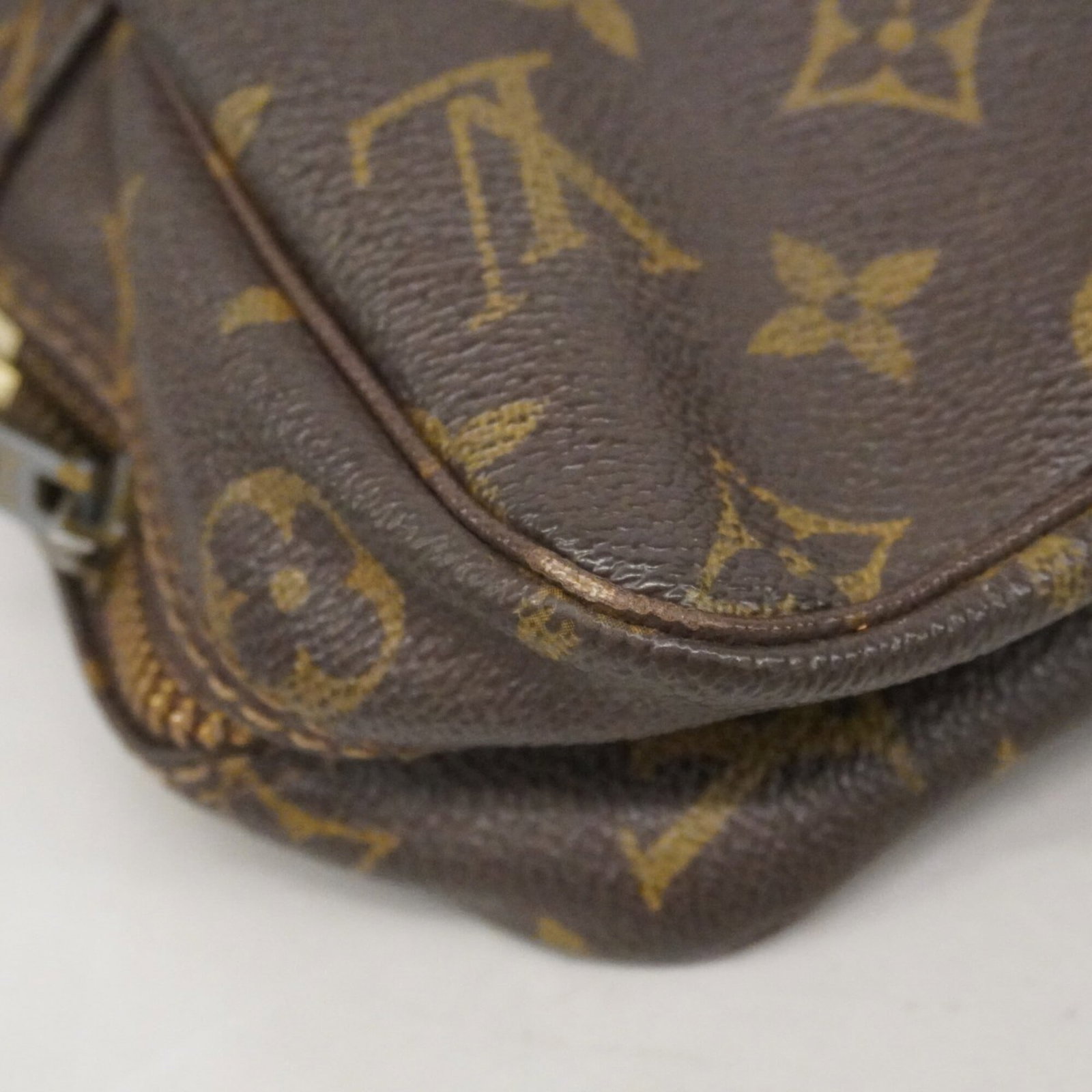 Louis Vuitton Pouch - 7