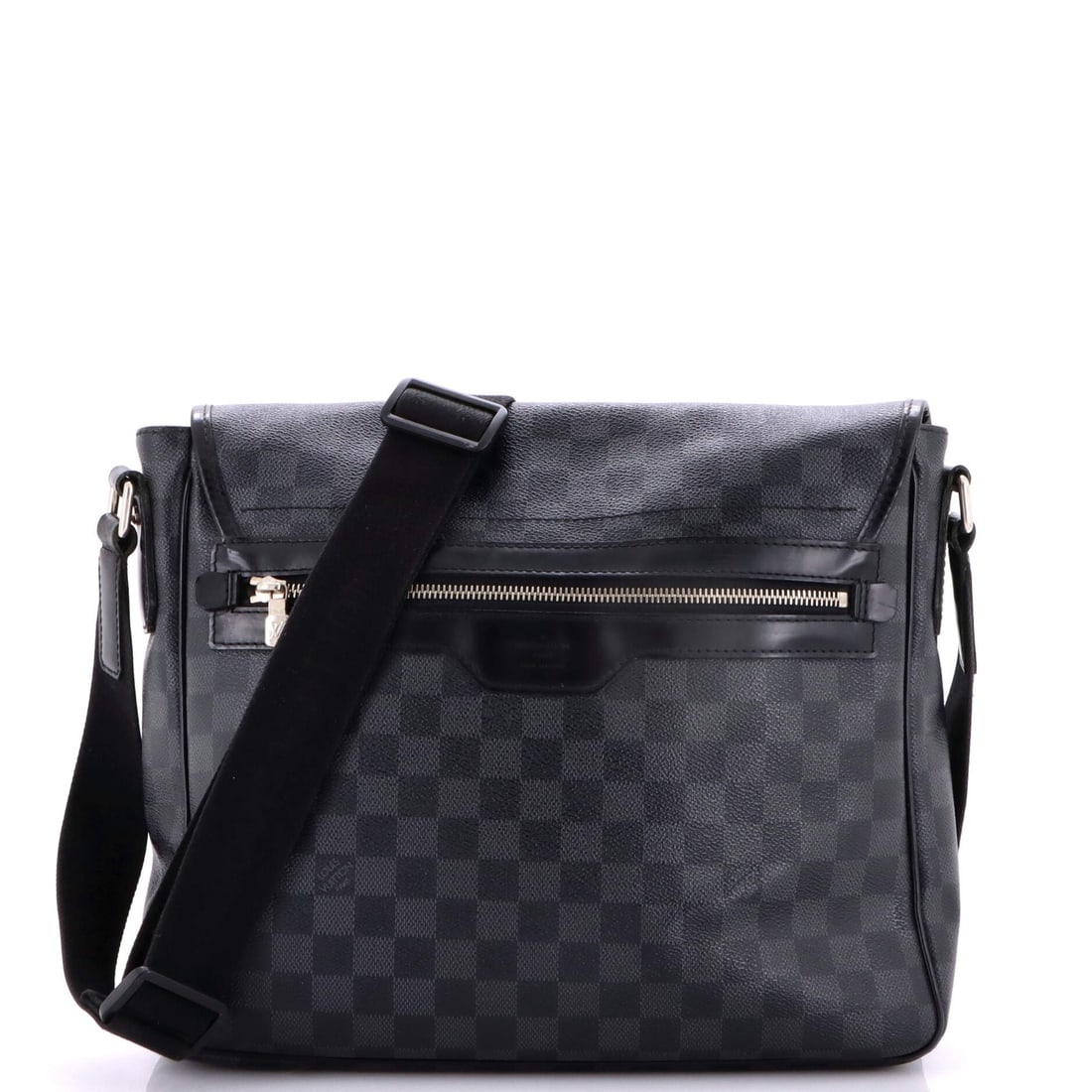 Damier Graphite Daniel Messenger Bag Louis Vuitton MM: Damier Graphite Daniel Messenger Bag Louis Vuitton MM Black Damier Graphite Louis Vuitton MM messenger bag with canvas coated exterior, featuring silver hardware and minor scuffs. Measuring 11.5" in h
