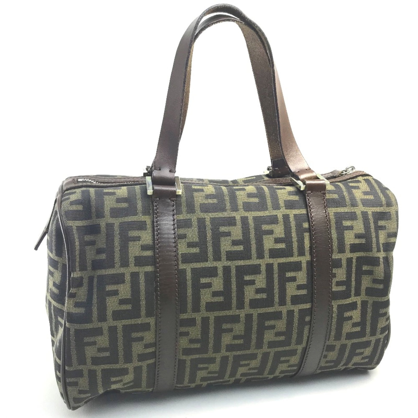 Handbag of Fendi: Handbag of Fendi Fendi handbag in brown, measuring 21cm x 33cm x 16cm. The bag shows traces of usage with minor scratches and dirt, but remains in good condition overall. This used Fendi handbag is