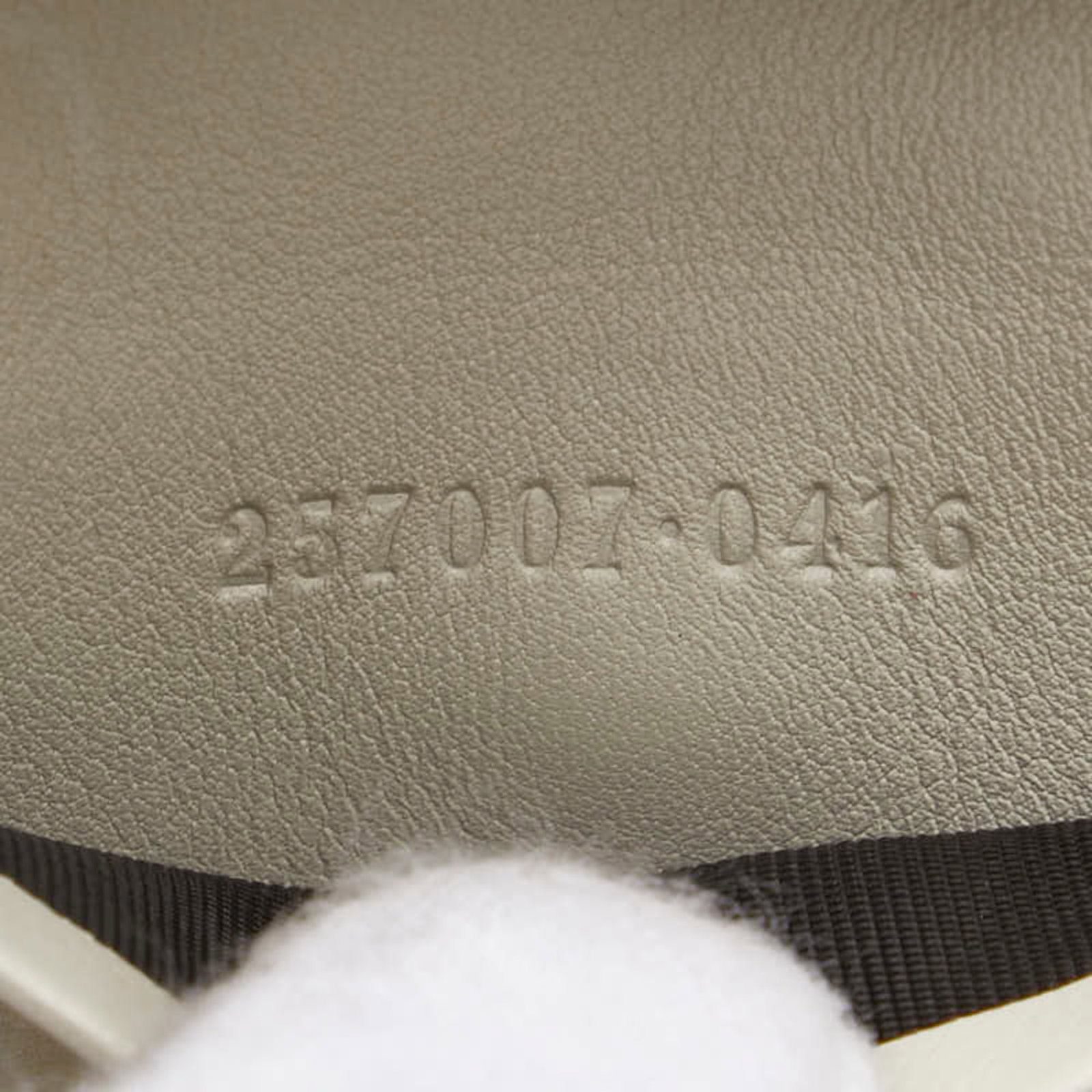 Gucci Keycase Canvas Leather - 8