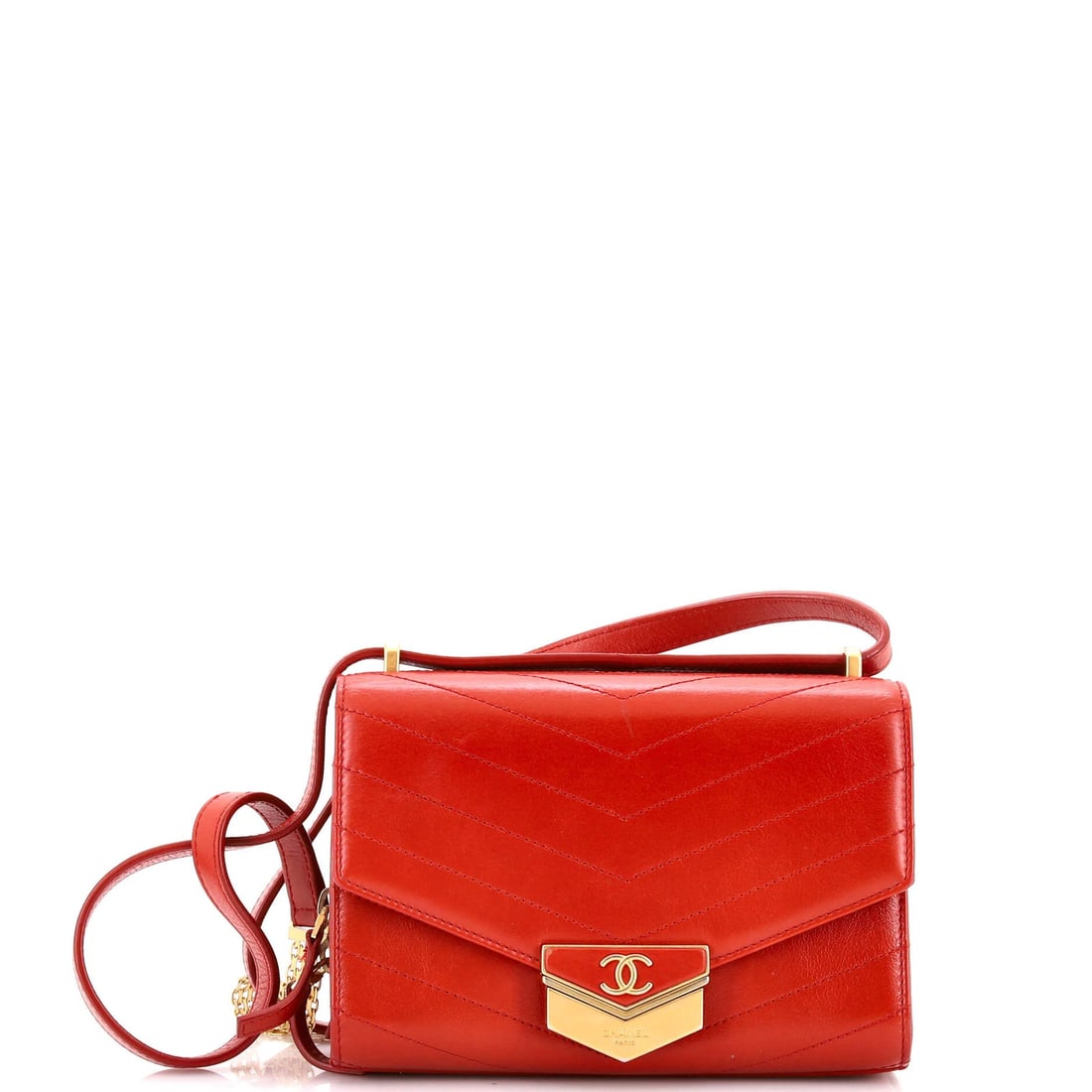 Calfskin Small Medal Flap Envelope Chevron Bag Chanel: Calfskin Small Medal Flap Envelope Chevron Bag Chanel Calfskin Small Medal Flap Envelope Chevron Bag Chanel - A stylish and elegant cross body bag with a classic design. This small, red leather bag fe