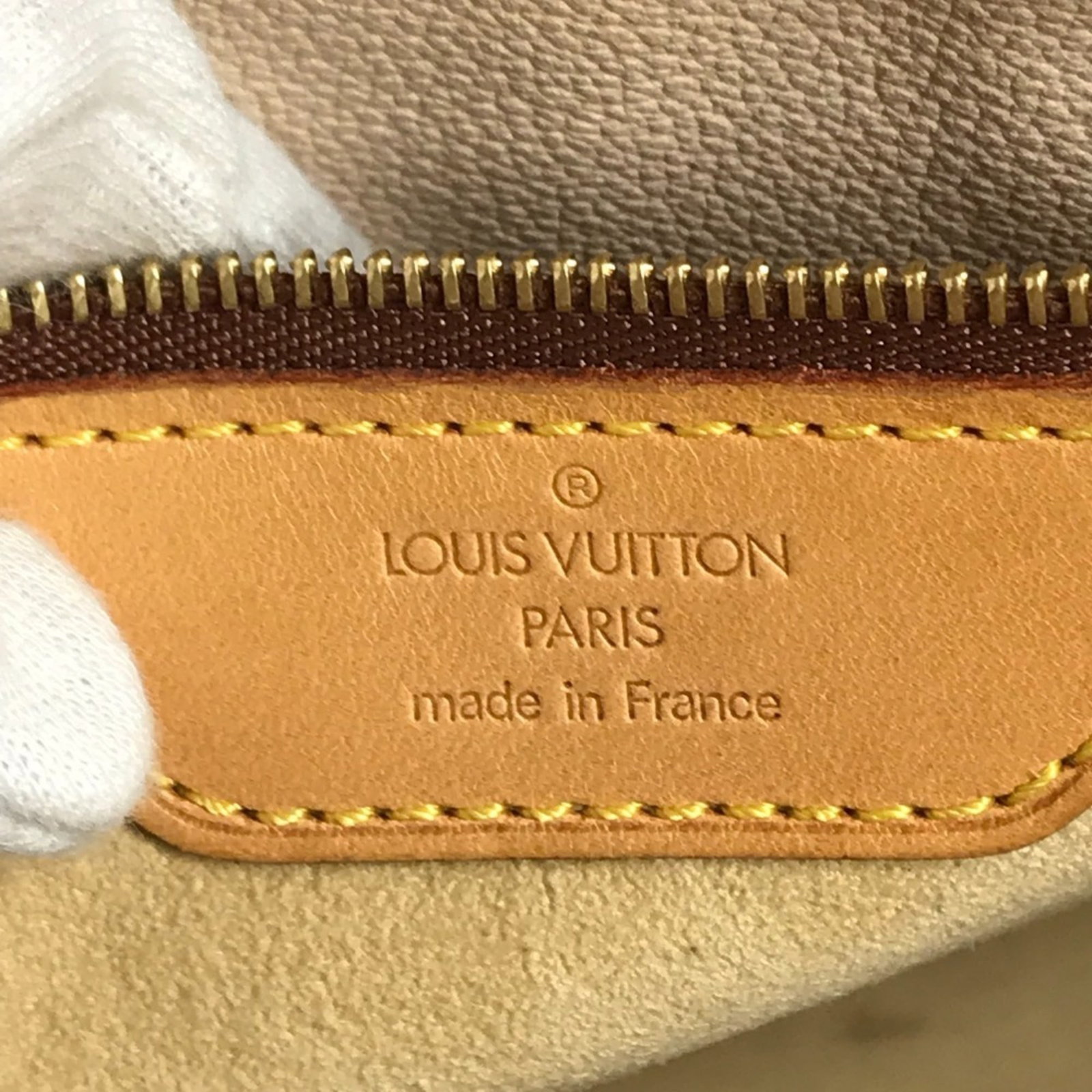 Louis Vuitton Handbag Monogram - 16