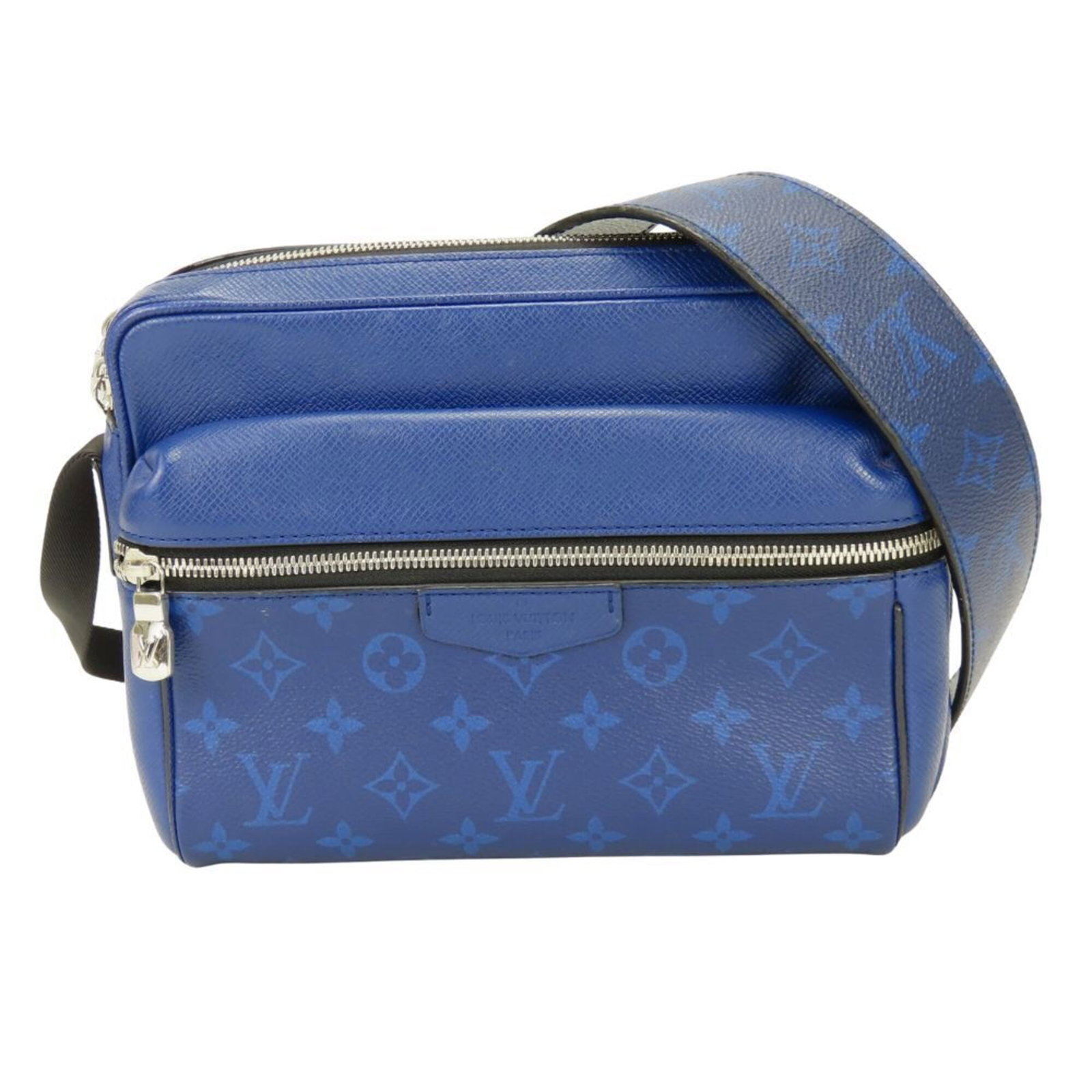 Taiga leather shoulder bag monogram by Louis Vuitton (1 of 20)