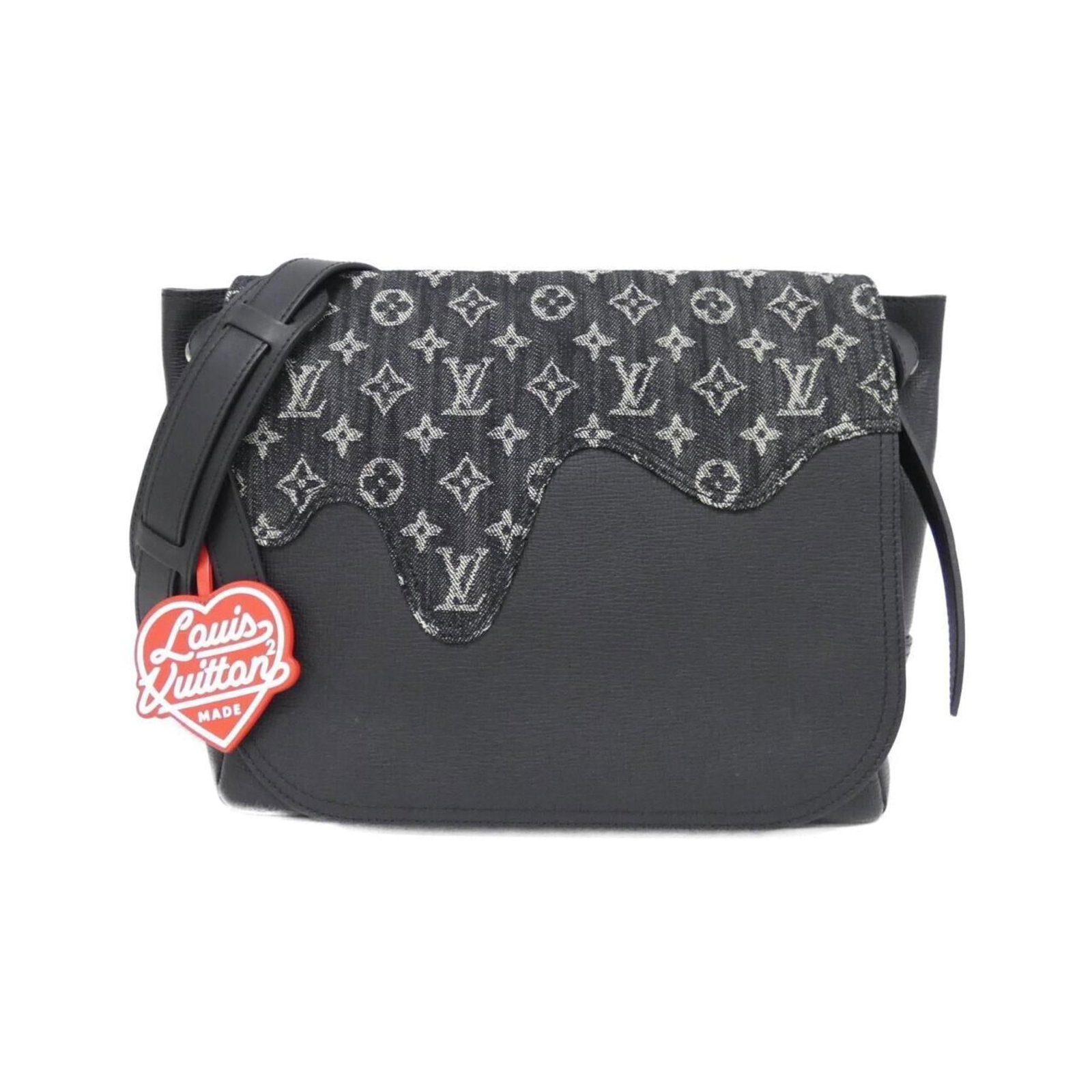 Shoulder Bag Denim Leather from Louis Vuitton: Shoulder Bag Denim Leather from Louis Vuitton Black Denim Leather Louis Vuitton Shoulder Bag, featuring calf leather construction and silver hardware, boasts a classic design with subtle signs of