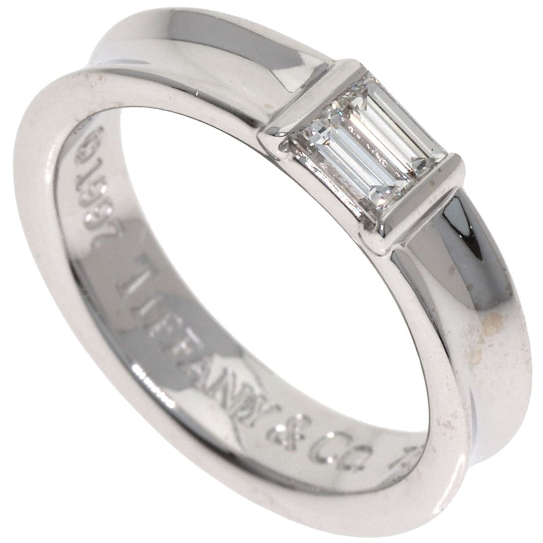 K18 White Gold Diamond Band Ring Stacking Tiffany&Co: K18 White Gold Diamond Band Ring Stacking Tiffany&Co K18 White Gold Diamond Band Ring Stacking from Tiffany&Co. features a striking silver metal exterior with a K18 white gold band, adorned with a