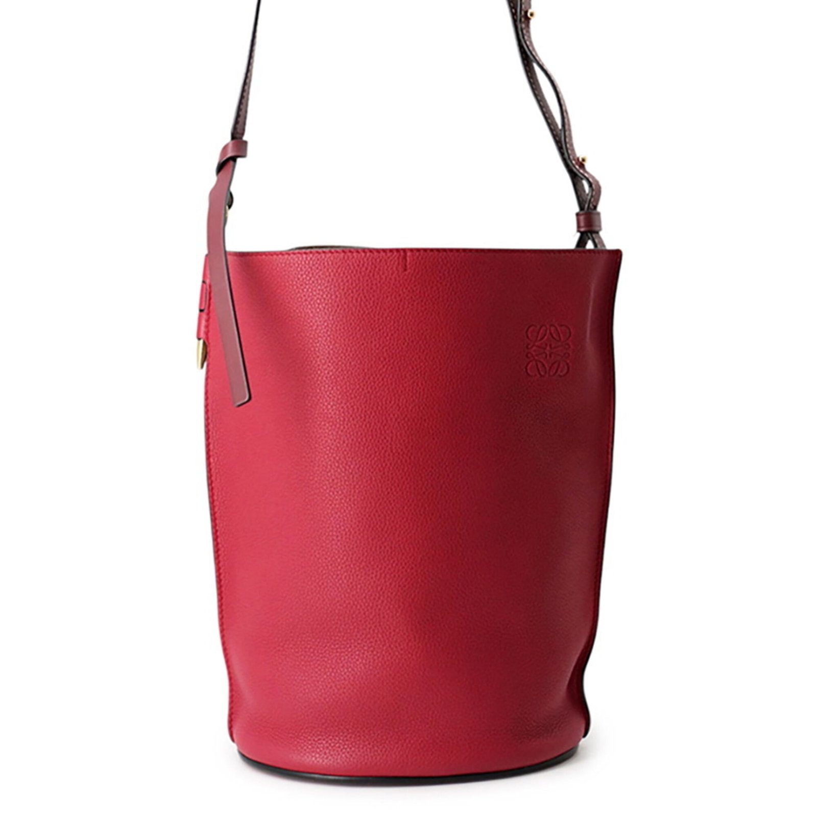 Loewe Handbag Shoulder Bag Leather: Loewe Handbag Shoulder Bag Leather Red Loewe leather shoulder bag with gold hardware, featuring an open closure and adjustable strap length. This used handbag boasts a classic design with subtle signs