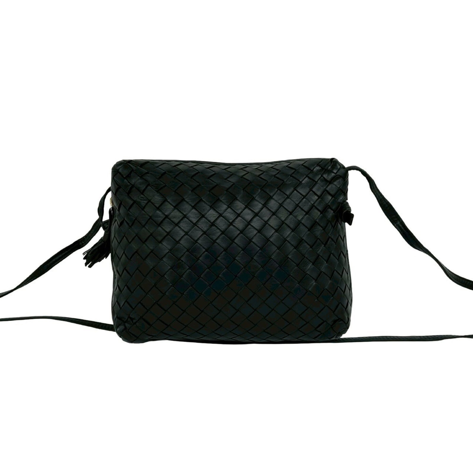 Veneta Bottega Pochette Leather Bag Shoulder: Veneta Bottega Pochette Leather Bag Shoulder Black leather shoulder bag with a classic pochette design, measuring 15cm x 20cm x 5cm. The bag bears traces of usage and minor scratches, but remains in