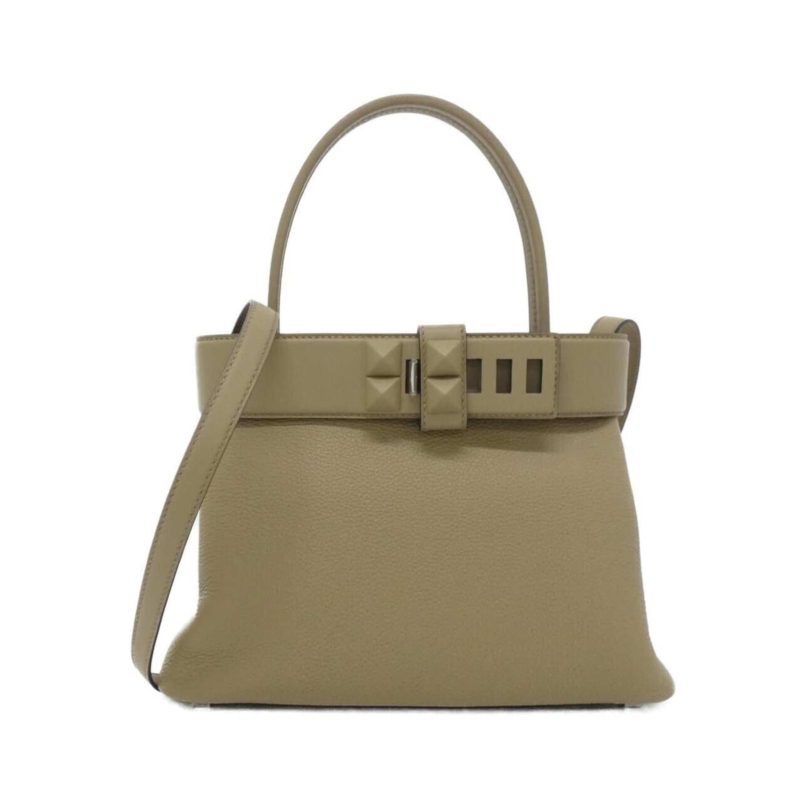 Togo Leather Swift Leather Handbag Hermes: Togo Leather Swift Leather Handbag Hermes Togo Leather Swift Leather Handbag by Hermes in Beige, featuring an open pocket and silver hardware. This used handbag boasts a classic design with a timeless