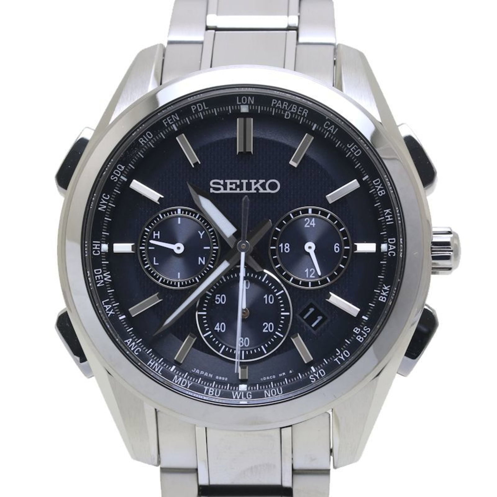 Seiko Wristwatch: Seiko Wristwatch Seiko's titanium wristwatch boasts a sleek black dial and durable construction, making it a practical choice for everyday wear. With its 43mm case diameter and comfortable 21cm band