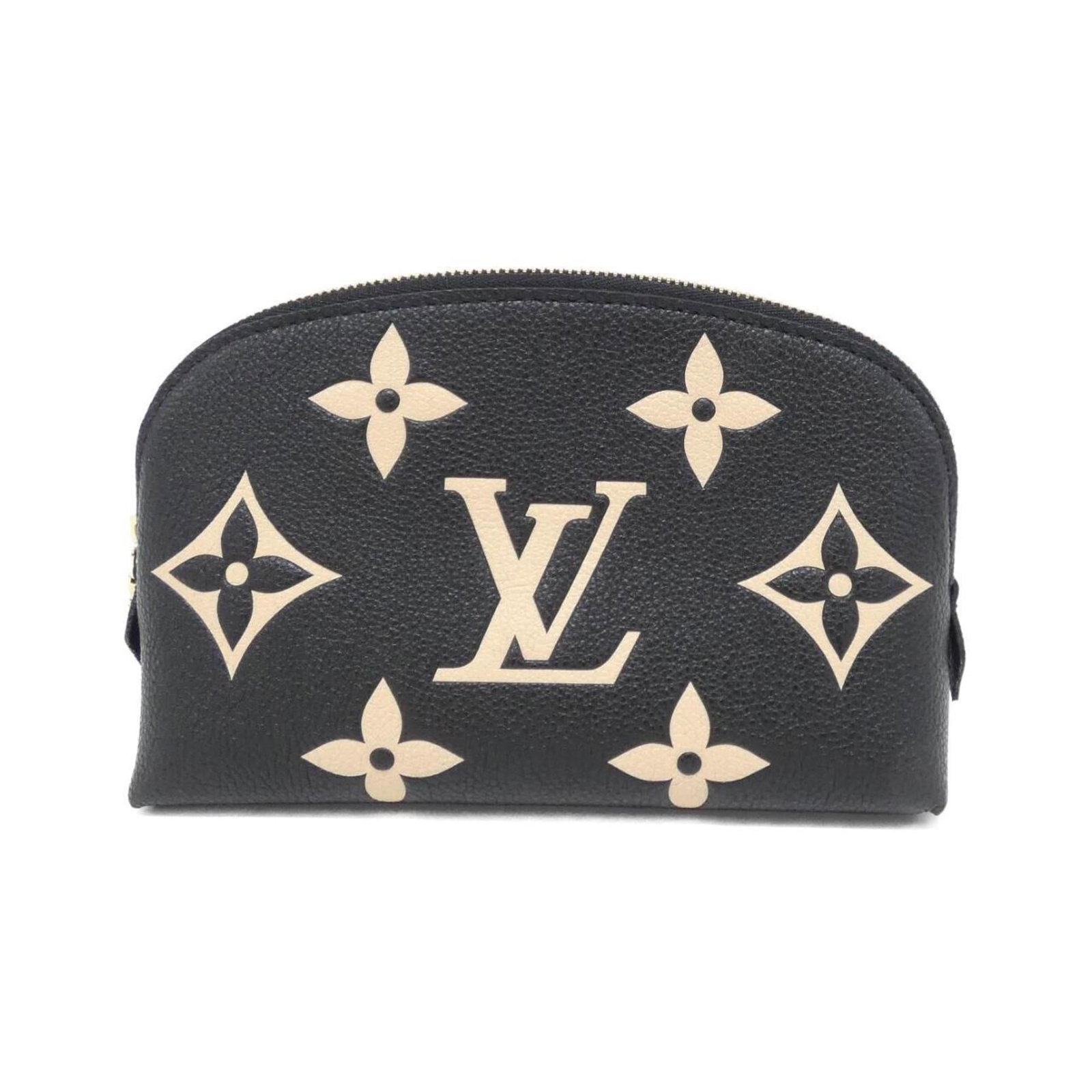 Louis Vuitton Pochette Pouch Leather: Louis Vuitton Pochette Pouch Leather Beige and black calf leather come together in this Louis Vuitton Pochette Pouch, featuring a classic design with subtle scratches and dirt from previous use. The