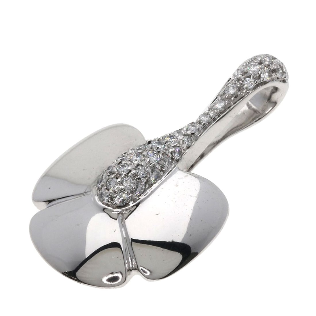 Diamond Pendant Top Chaumet K18 White Gold: Diamond Pendant Top Chaumet K18 White Gold Chaumet's K18 White Gold pendant top shines with a diamond, set in a stylish and elegant design. The high-karat gold material adds durability and sophisticat