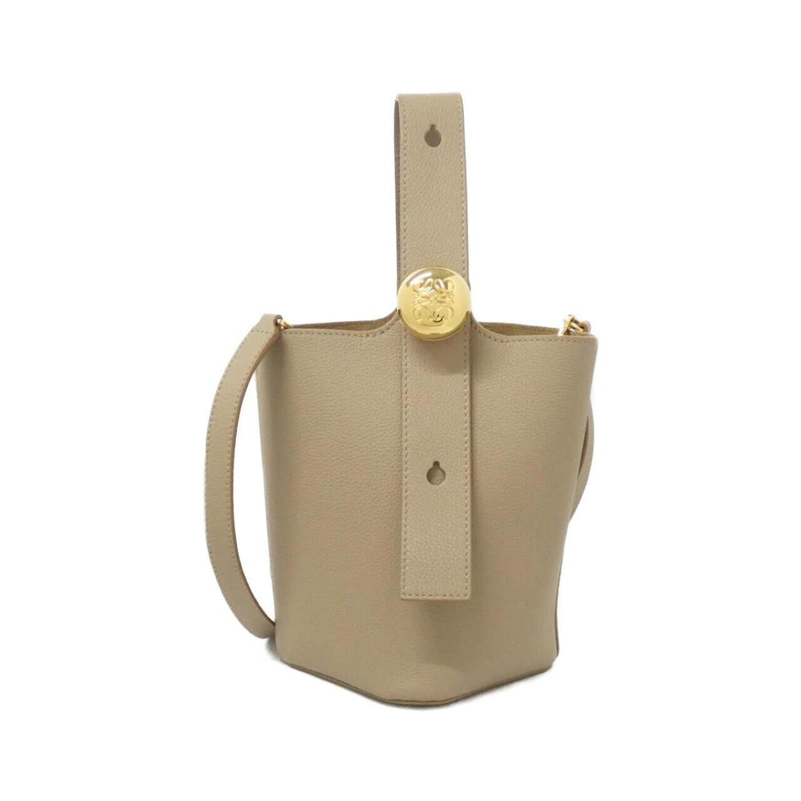 Handbag Leather from Loewe: Handbag Leather from Loewe This beautiful Loewe handbag features high-quality calfskin leather in a stunning sand color, adorned with elegant gold hardware. The bag's classic design and premium