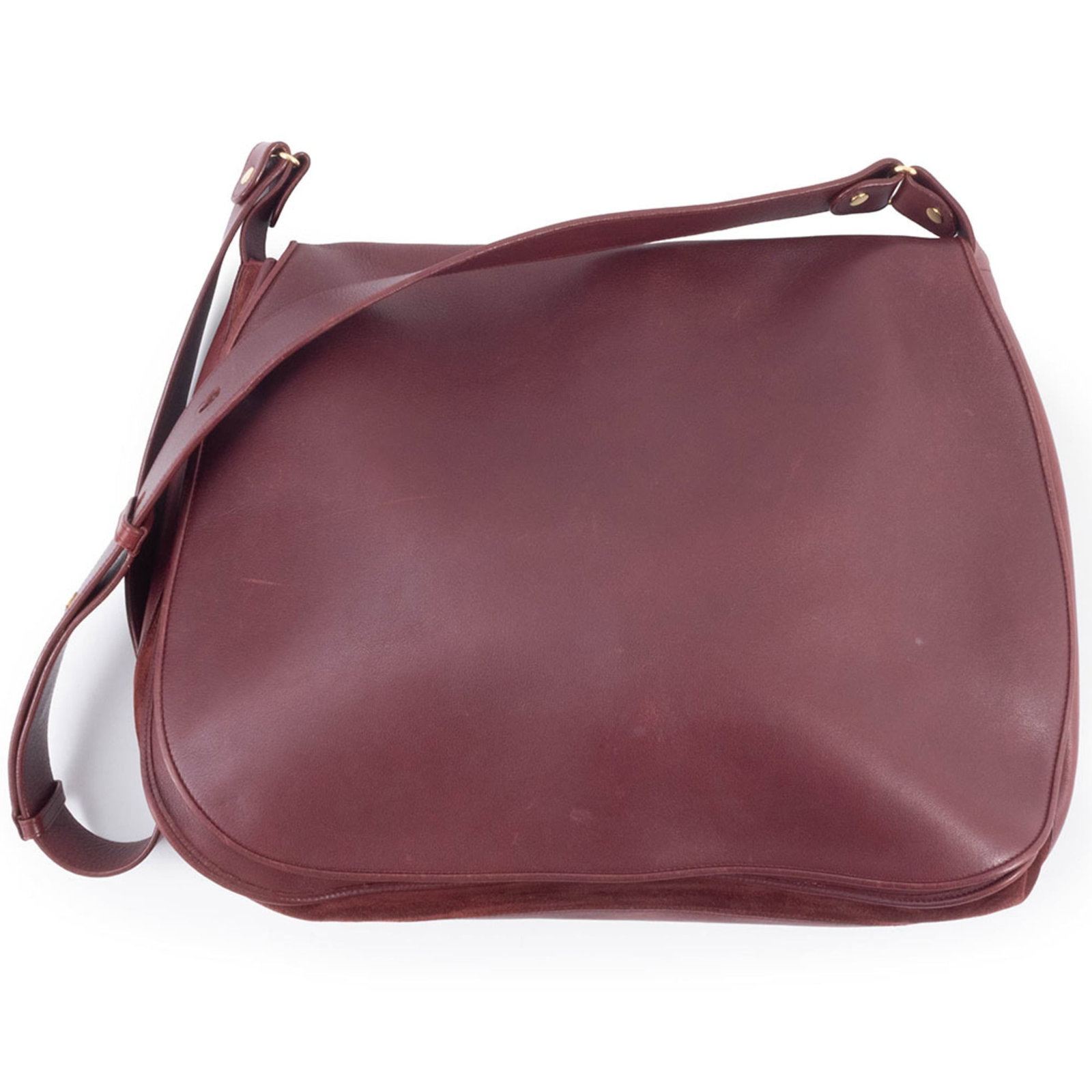 Shoulder Bag Leather: Shoulder Bag Leather Bordeaux leather shoulder bag in excellent used condition, featuring open closure and calfskin material. The bag shows traces of usage with minor scratches and dirt, but remains