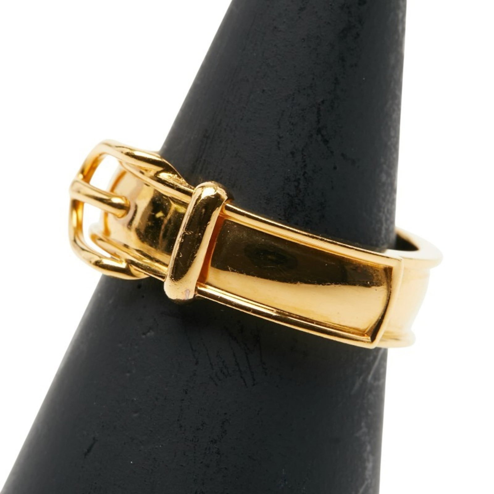 Ring scarf Hermes: Ring scarf Hermes Gold Hermes Ring Scarf, featuring the iconic brand's signature style. This used scarf ring showcases its gold color and has visible traces of usage with minor scratches and dirt. Ove