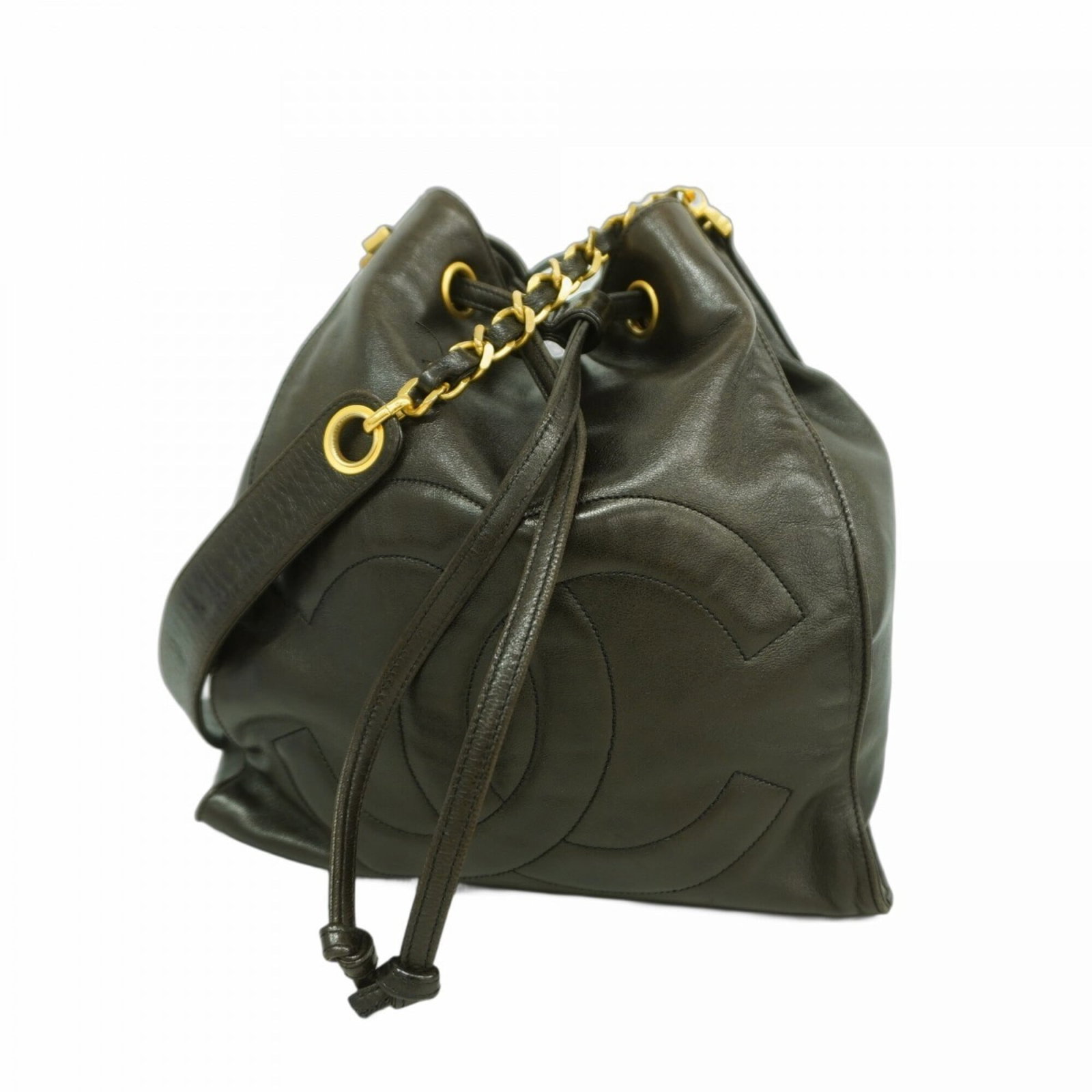 Shoulder bag leather Chanel: Shoulder bag leather Chanel Black lambskin leather shoulder bag from Chanel, featuring gold hardware and a classic design. This used item shows signs of wear, with scratches and dirt visible but