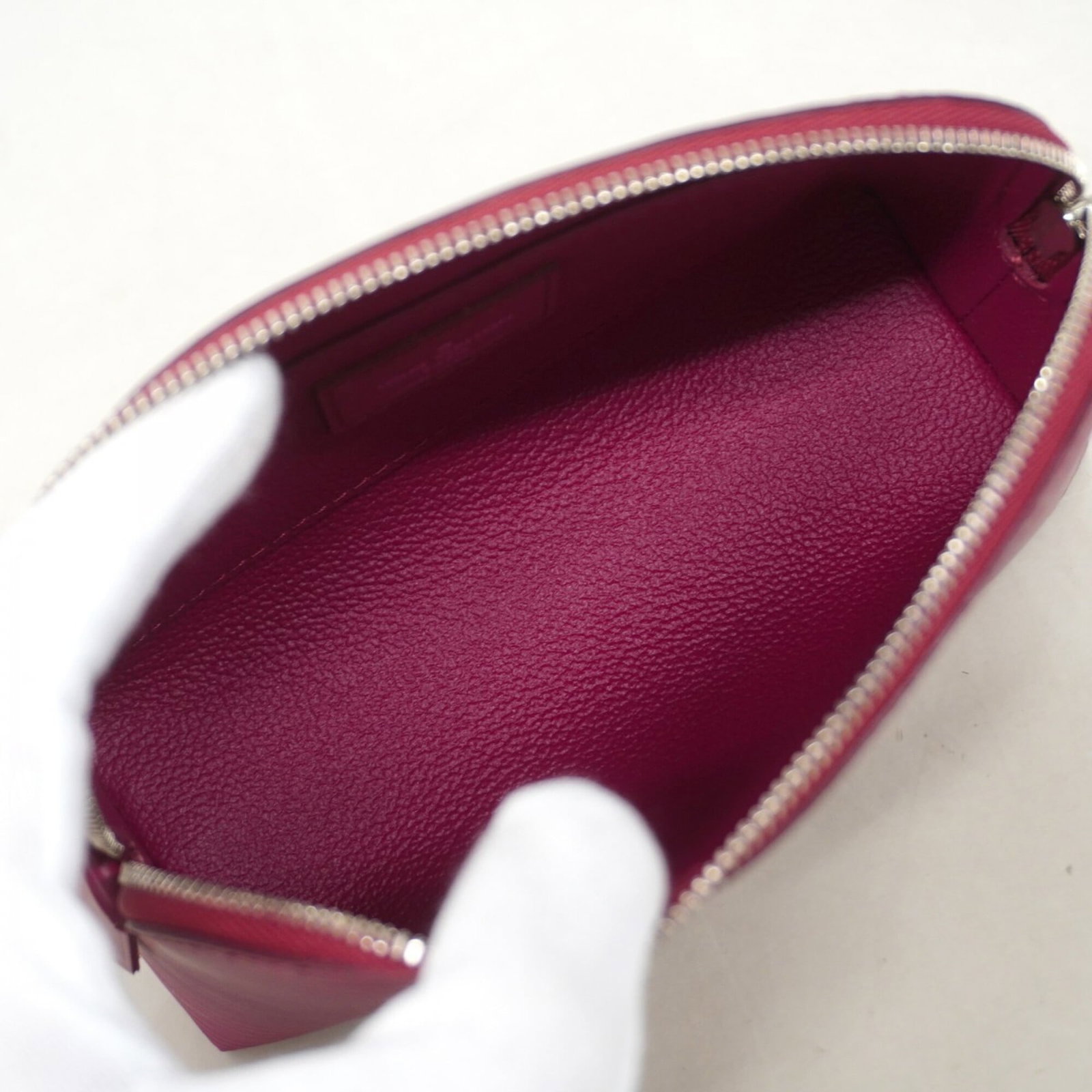 Louis Vuitton Pouch - 4
