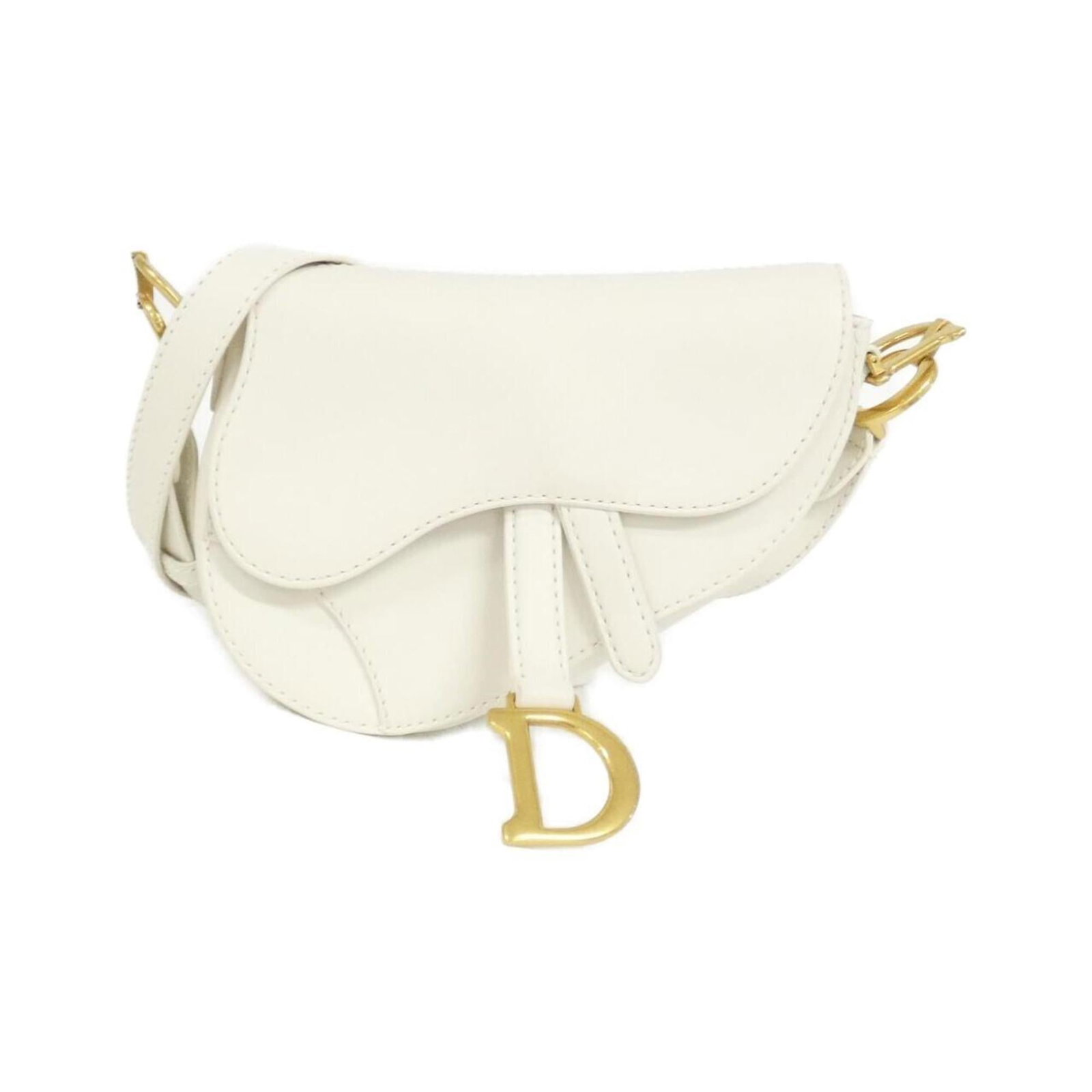 Christian Dior Shoulder Bag Leather: Christian Dior Shoulder Bag Leather This Christian Dior shoulder bag features high-quality leather made from calfskin, adorned with gold hardware. With its classic design and timeless elegance, it