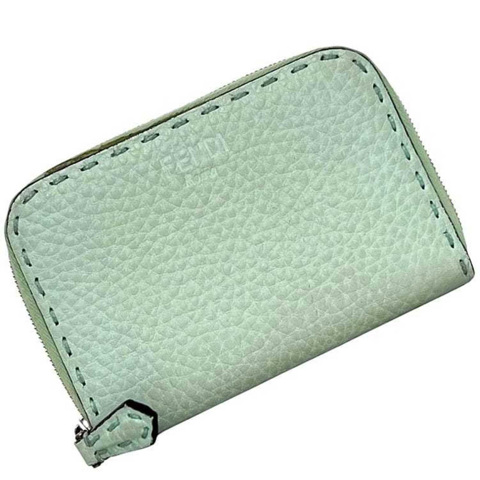 Fendi coin purse leather case: Fendi coin purse leather case Light green Fendi leather coin purse case, measuring 8.5cm x 12cm x 2cm, features a classic design with subtle signs of usage. The condition shows traces of scratches