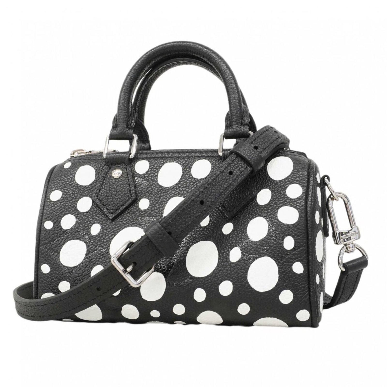 Handbag by Louis Vuitton: Handbag by Louis Vuitton Used Louis Vuitton handbag in Noir and White, measuring 10cm x 17cm x 7.5cm, with a few traces of usage visible. The bag bears some scratches and dirt but remains in very good
