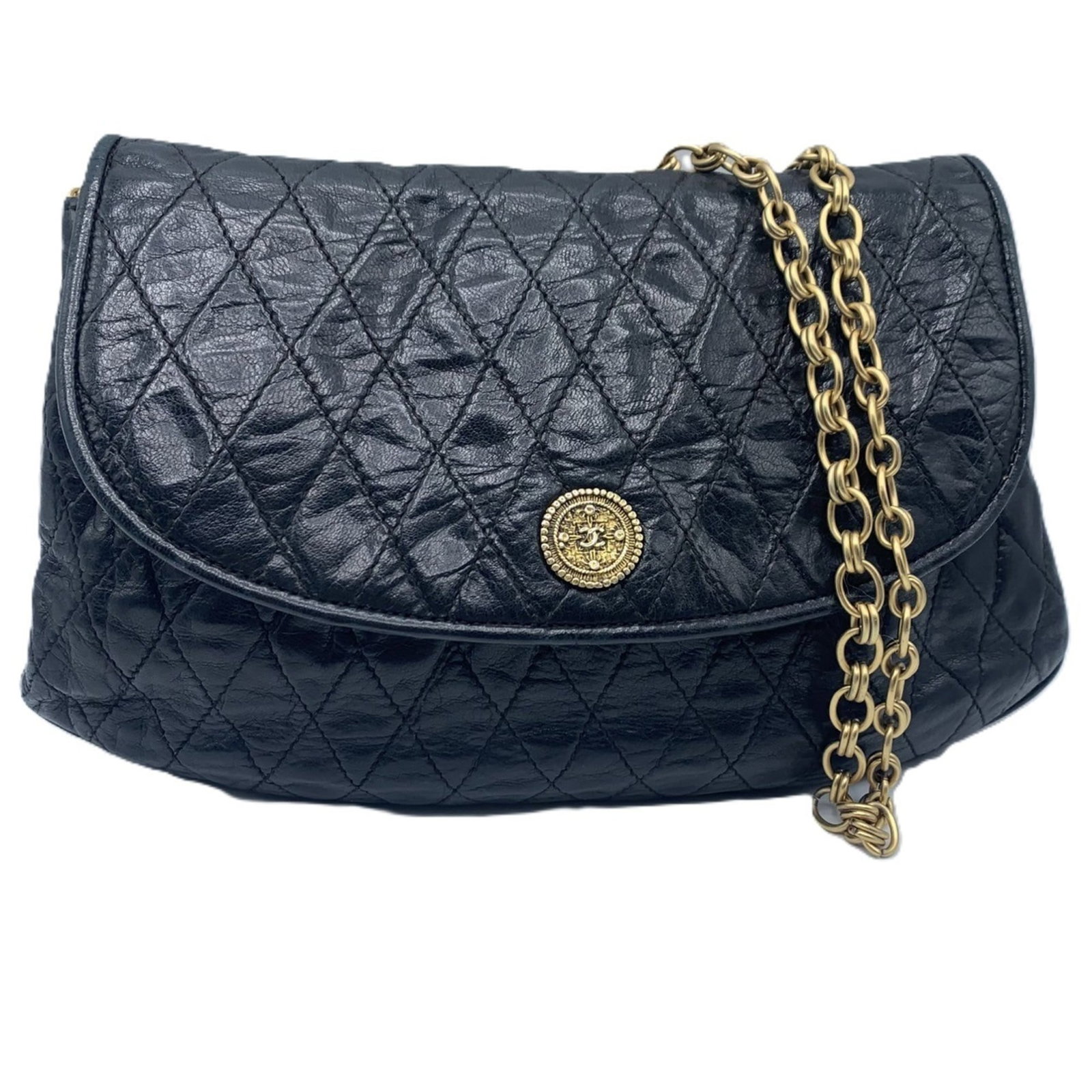 Shoulder bag leather Chanel: Shoulder bag leather Chanel Used leather Chanel shoulder bag, featuring lambskin material and a classic design. The bag shows traces of usage with scratches and dirt, but remains in good condition