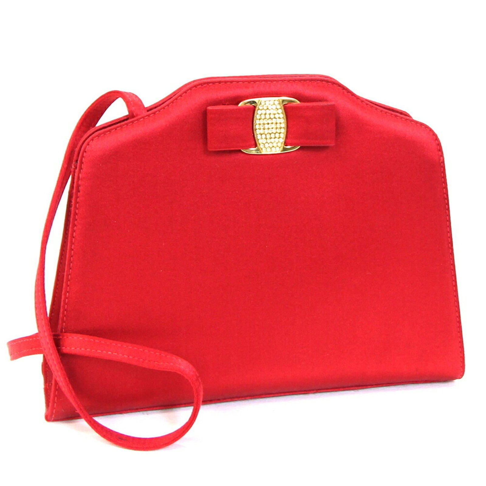 Satin shoulder bag from Ferragamo Salvatore: Satin shoulder bag from Ferragamo Salvatore Satin shoulder bag from Ferragamo Salvatore, featuring luxurious satin material and elegant gold hardware. With its classic design and timeless color