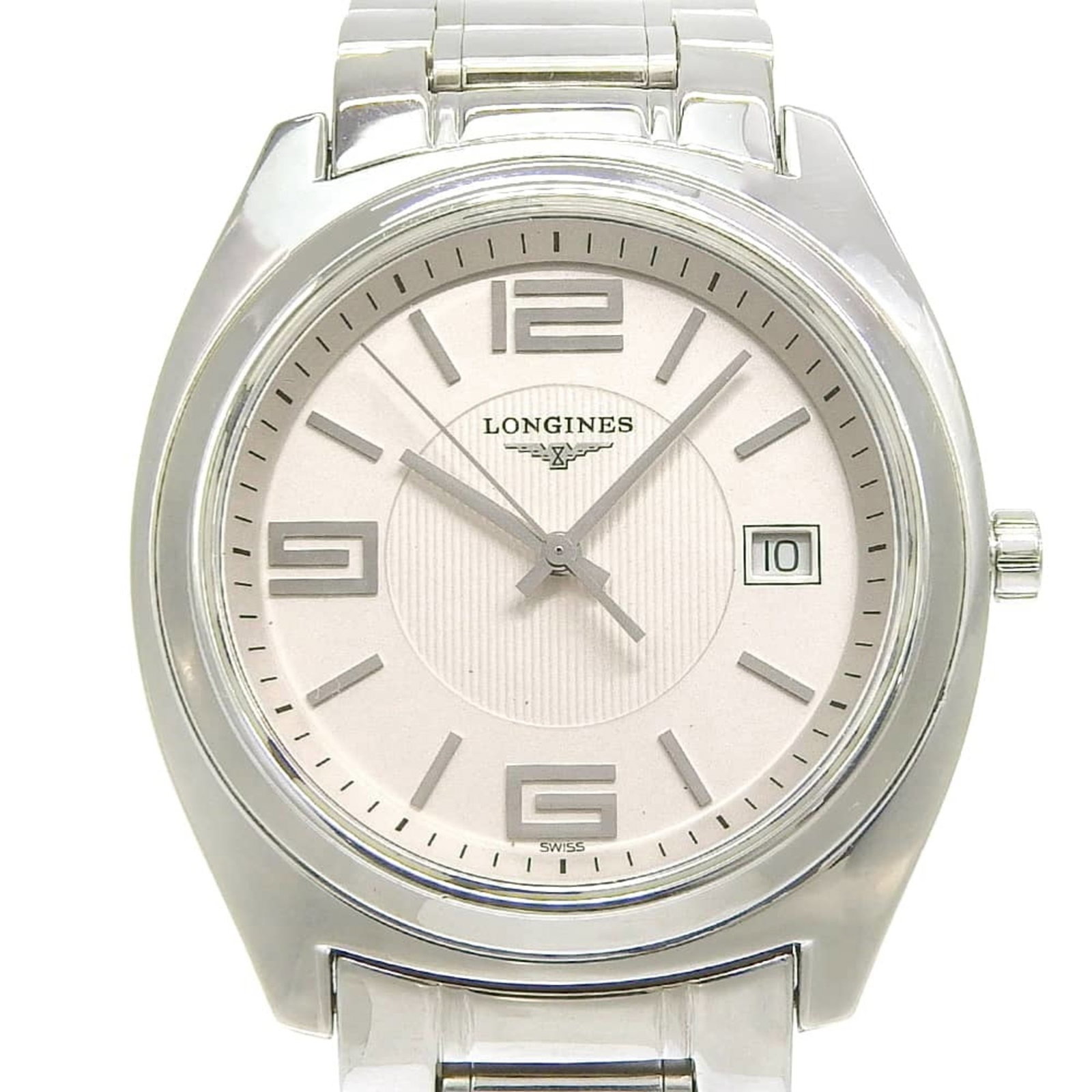 Wristwatch from Longines: Wristwatch from Longines Stainless steel case and band, the Longines wristwatch boasts a sleek design with a white dial. Measuring 40mm in diameter, it fits wrists up to 16.5cm in size. With some mino