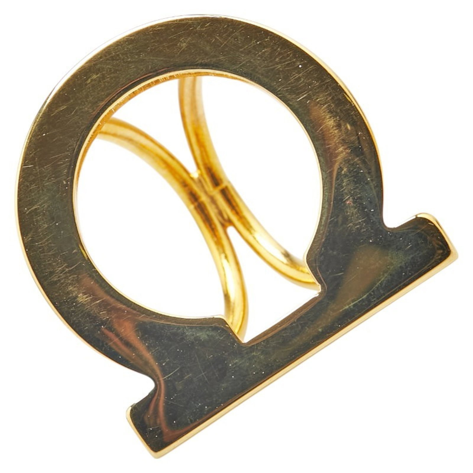 Ferragamo Scarf Ring Salvatore: Ferragamo Scarf Ring Salvatore This Salvatore Ferragamo scarf ring features a beautiful gold design, bearing the signature of the renowned Italian fashion house. The piece has been used and shows