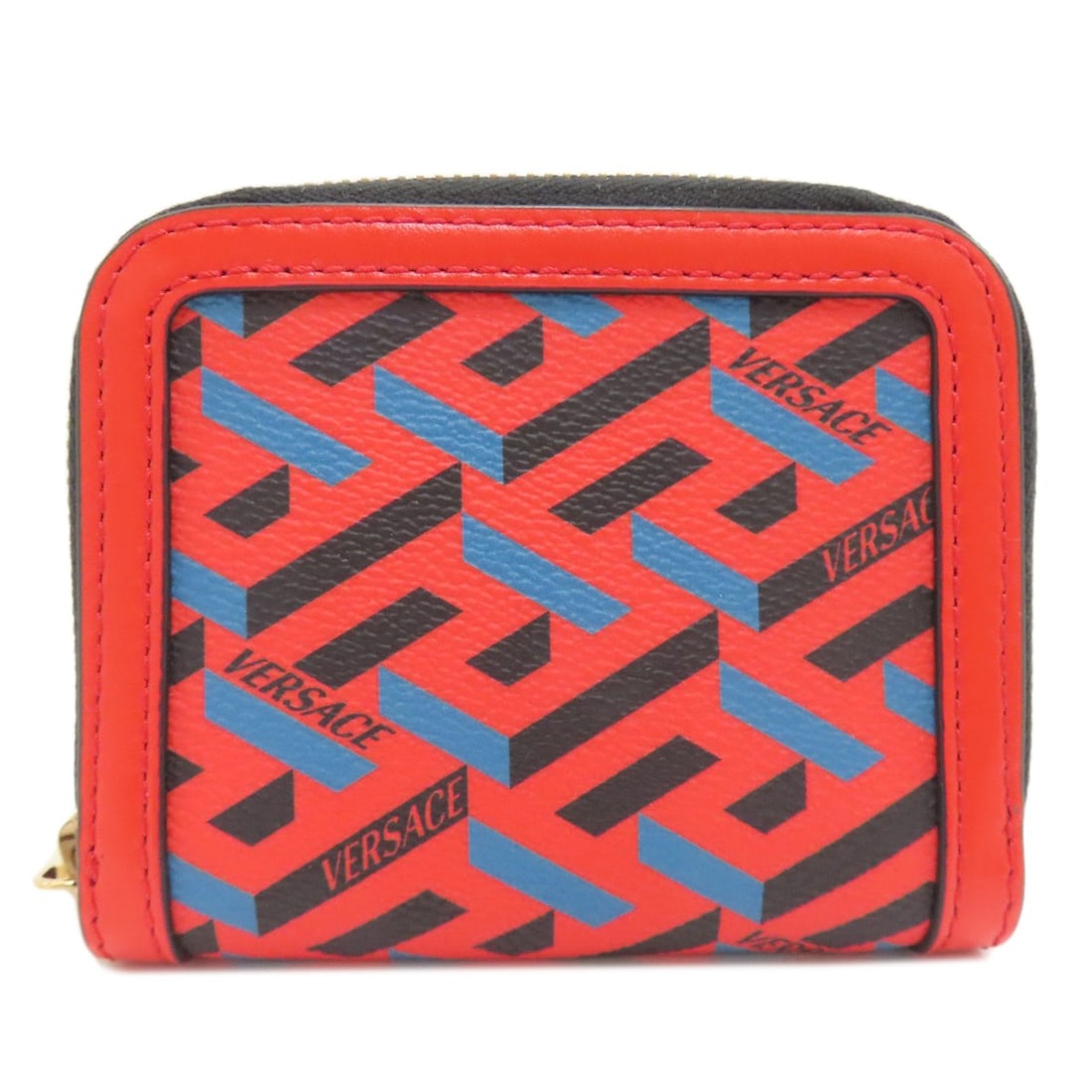 Greca Card Versace Pvc Case: Greca Card Versace Pvc Case Red PVC case from Versace, featuring the iconic Greca style. This card case boasts a striking exterior color and is made from high-quality PVC material. A stylish