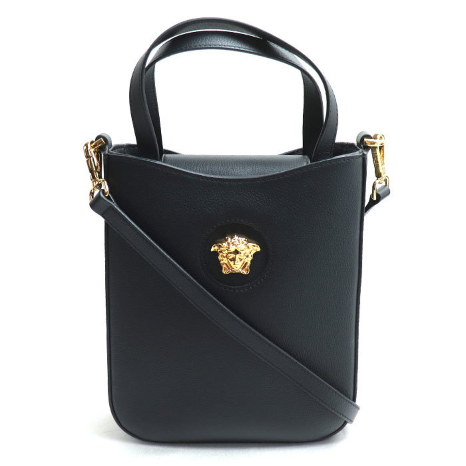 Handbag leather Versace shoulder bag: Handbag leather Versace shoulder bag Versace's iconic leather shoulder bag boasts sleek, all-black design with gold hardware, crafted from high-quality calfskin. The bag's classic shape and timeless