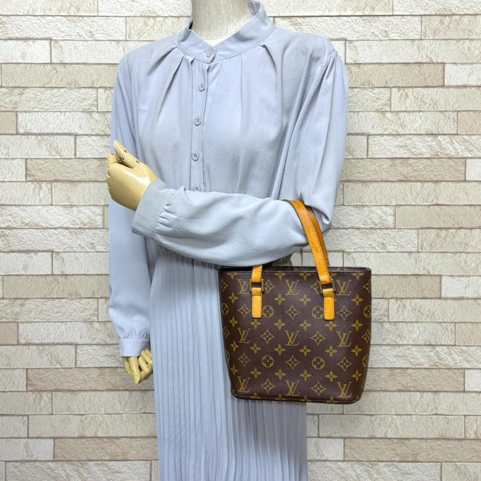 Louis Vuitton Handbag Monogram - 2
