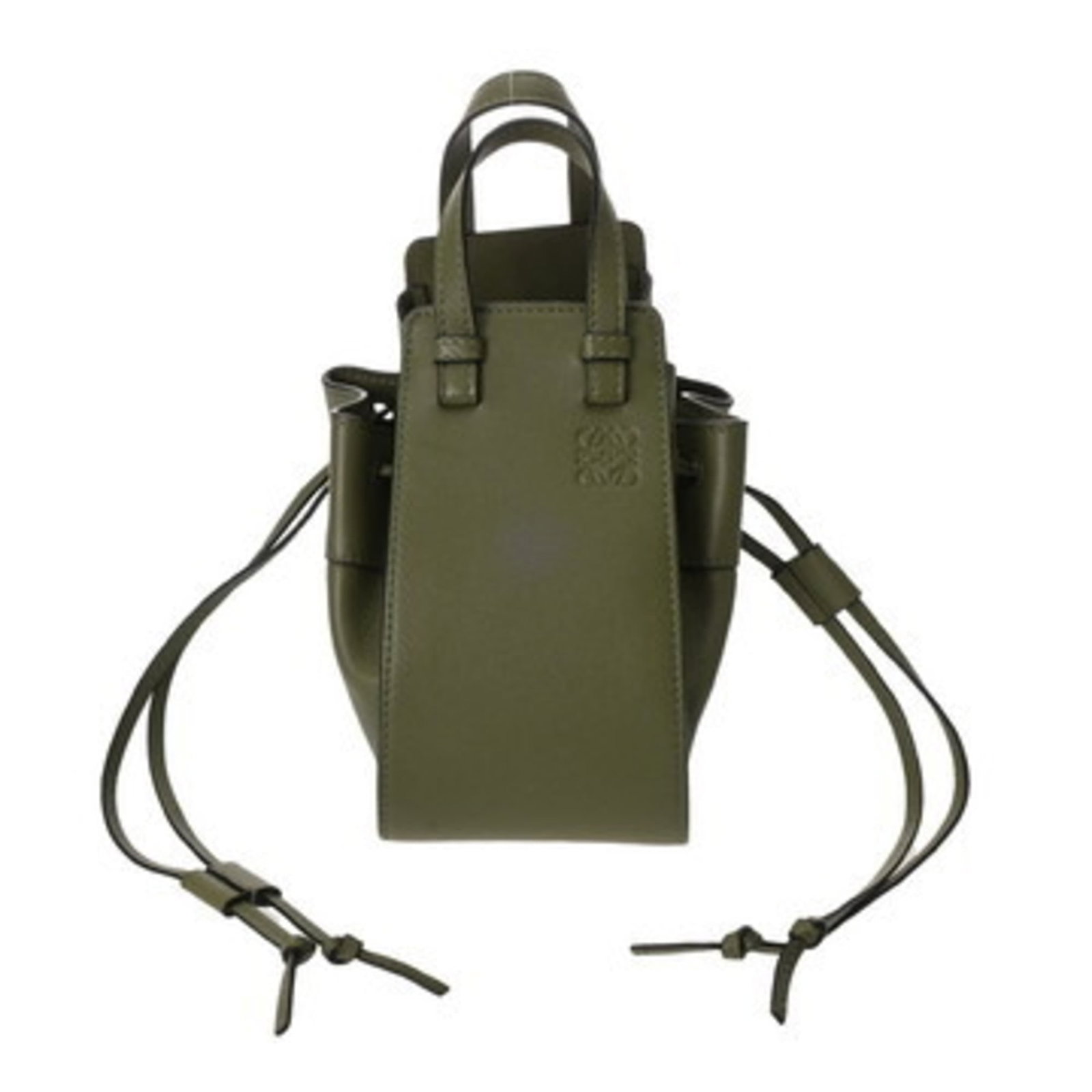 Shoulder Bag Leather by Loewe: Shoulder Bag Leather by Loewe This pre-owned Loewe shoulder bag boasts a striking green leather exterior, adorned with a sleek ball clasp. Measuring 15cm x 20cm x 11cm, it offers ample space for