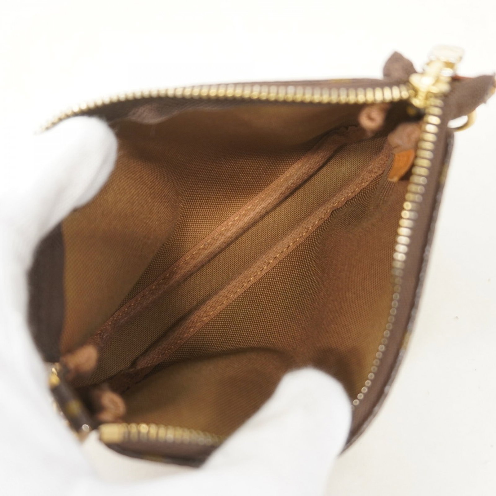 Louis Vuitton Pouch - 4